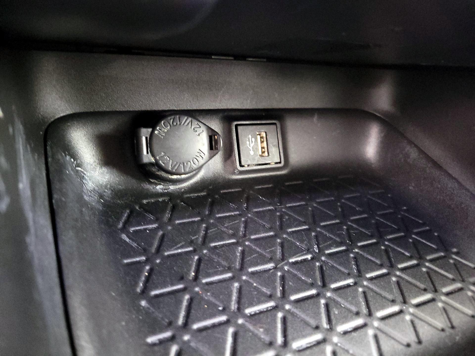 Thumbnail: 2025 Toyota RAV4 - 18