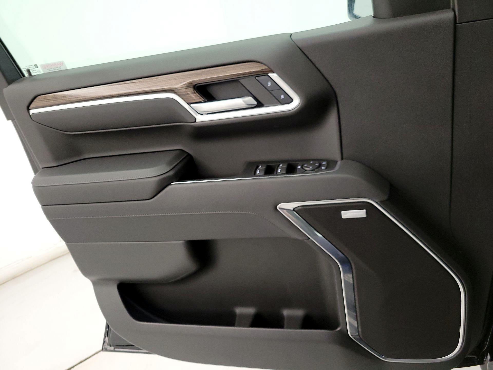 Thumbnail: 2025 Chevrolet Silverado 1500 - 12