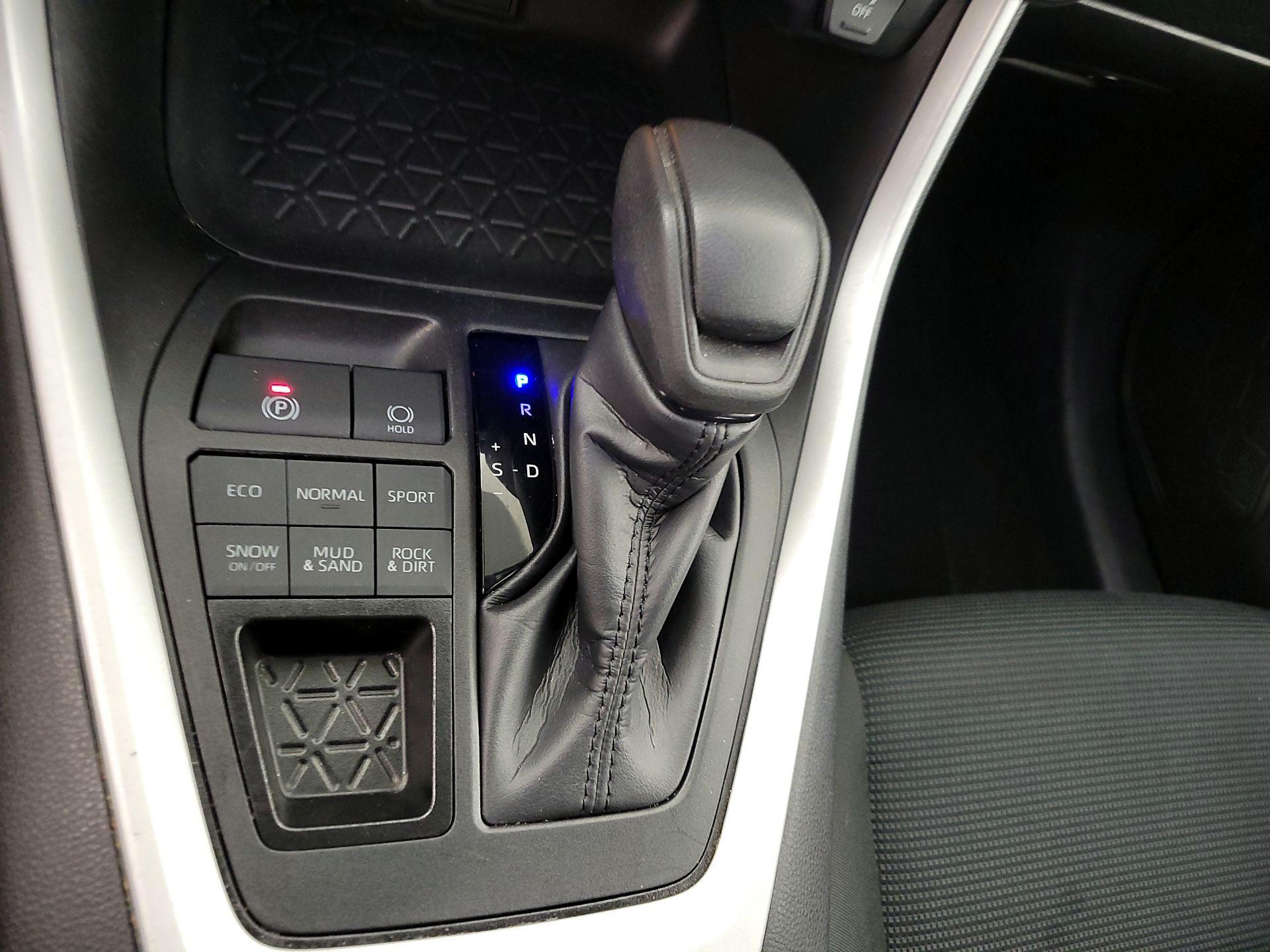 Thumbnail: 2024 Toyota RAV4 - 17