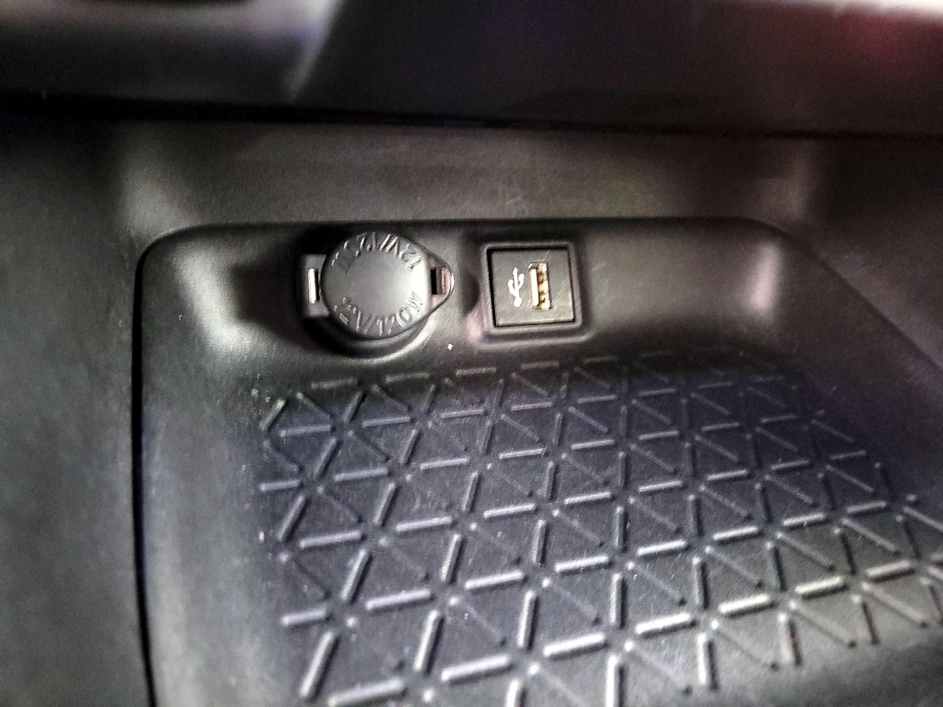 Thumbnail: 2024 Toyota RAV4 - 18