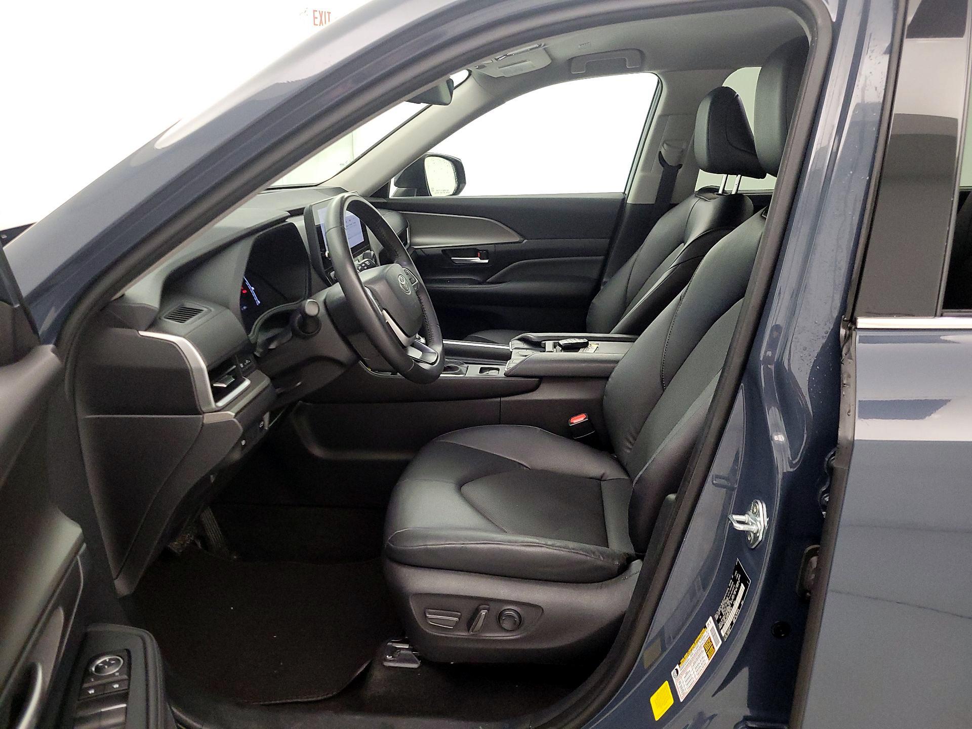 Thumbnail: 2025 Toyota Grand Highlander - 11