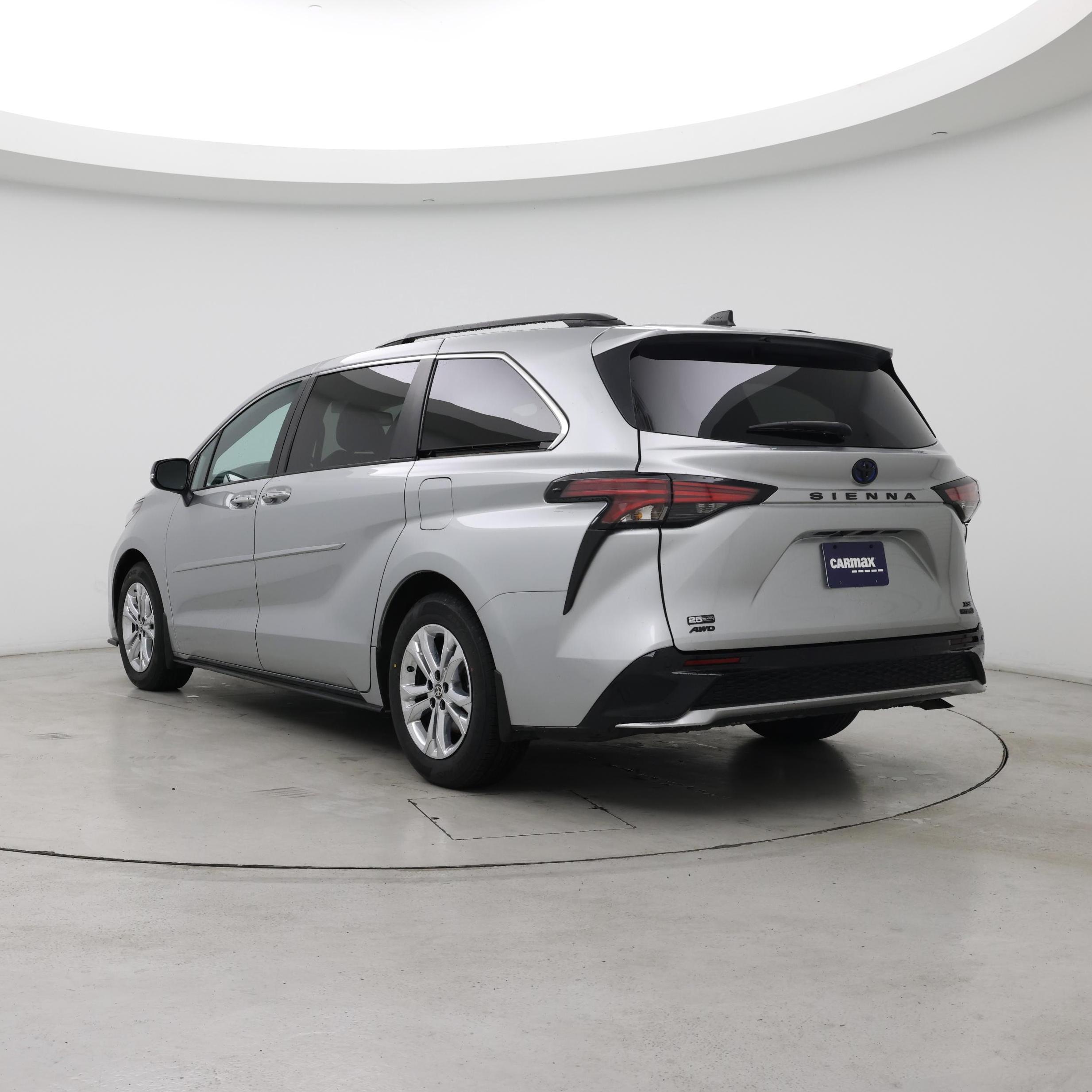 Thumbnail: 2023 Toyota Sienna - 2