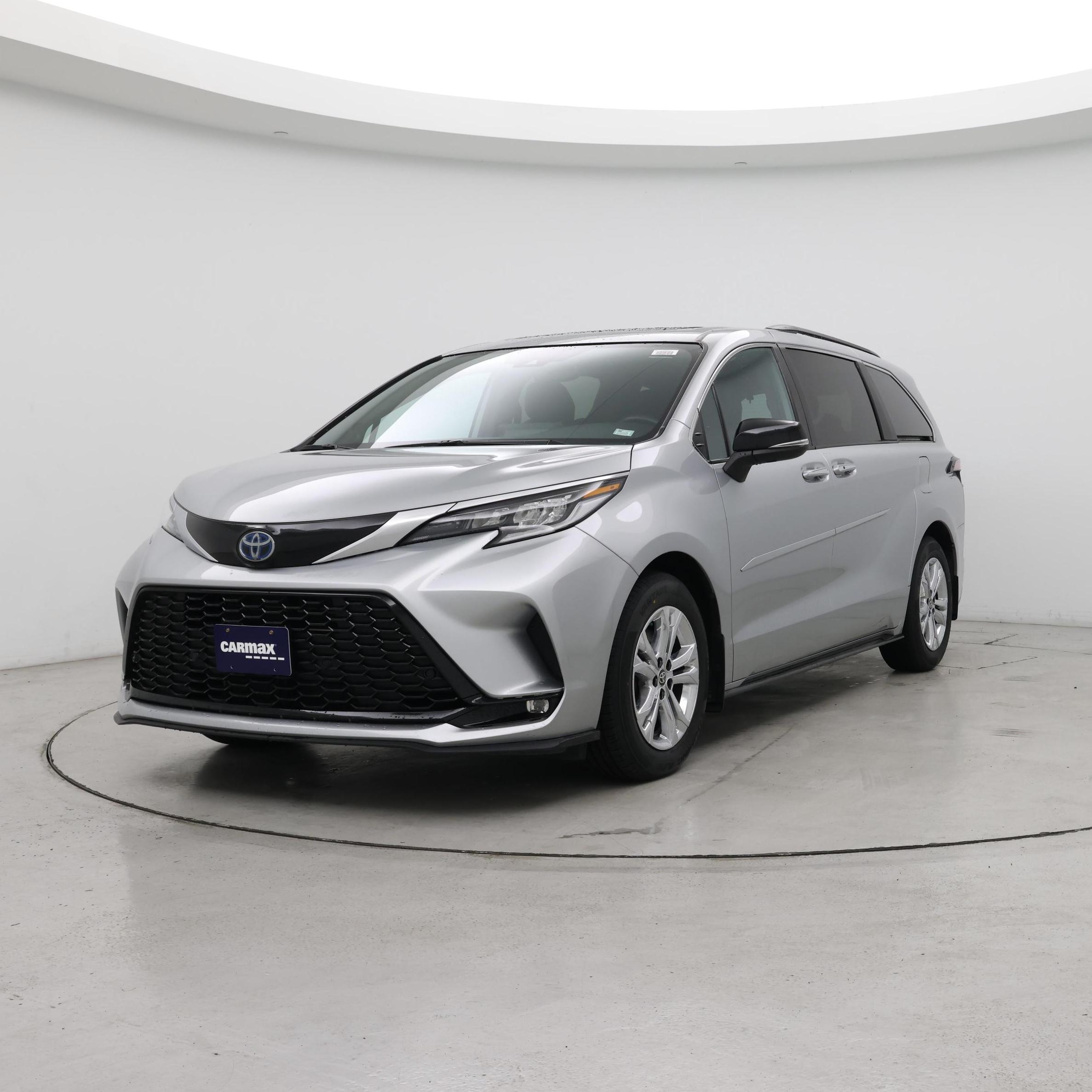 Thumbnail: 2023 Toyota Sienna - 4