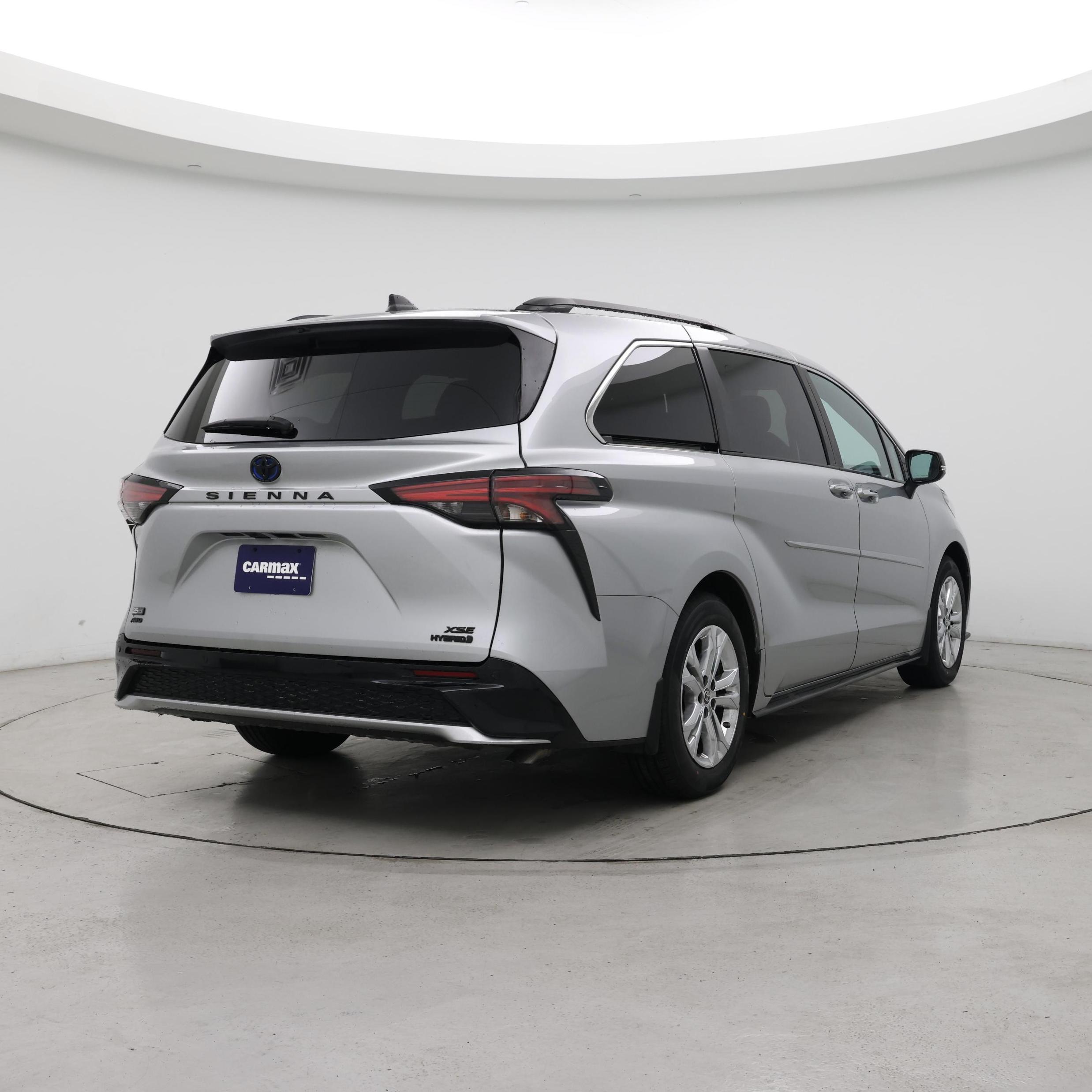 Thumbnail: 2023 Toyota Sienna - 8