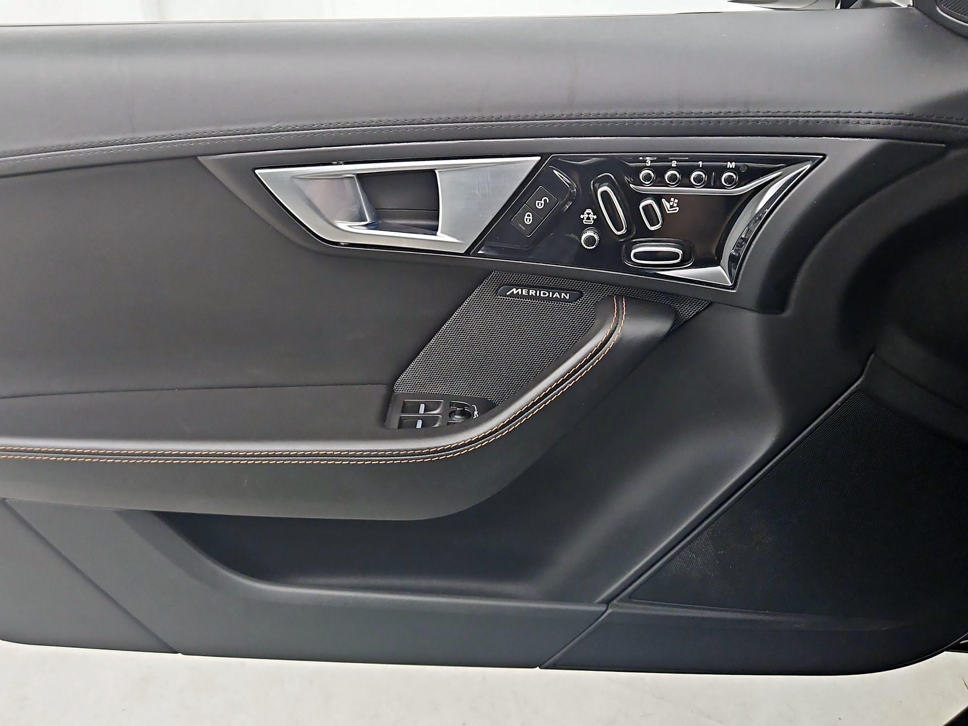 Thumbnail: 2015 Jaguar F-Type - 12