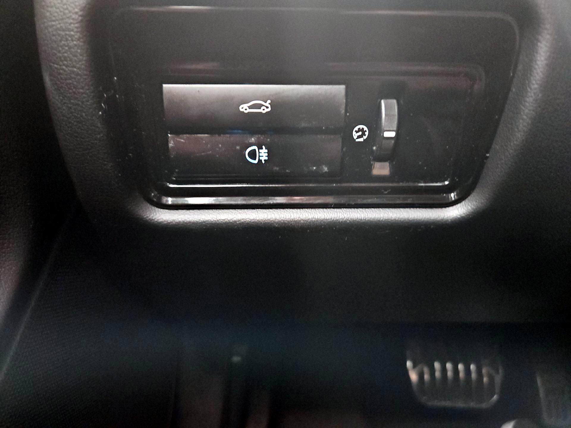 Thumbnail: 2015 Jaguar F-Type - 13