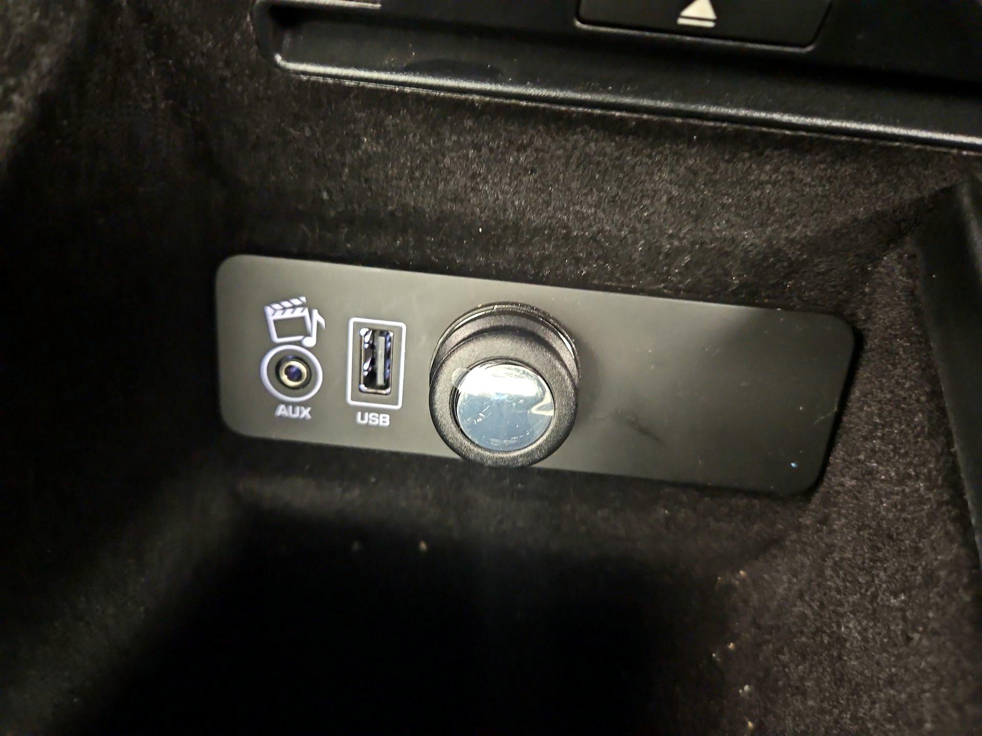 Thumbnail: 2015 Jaguar F-Type - 19