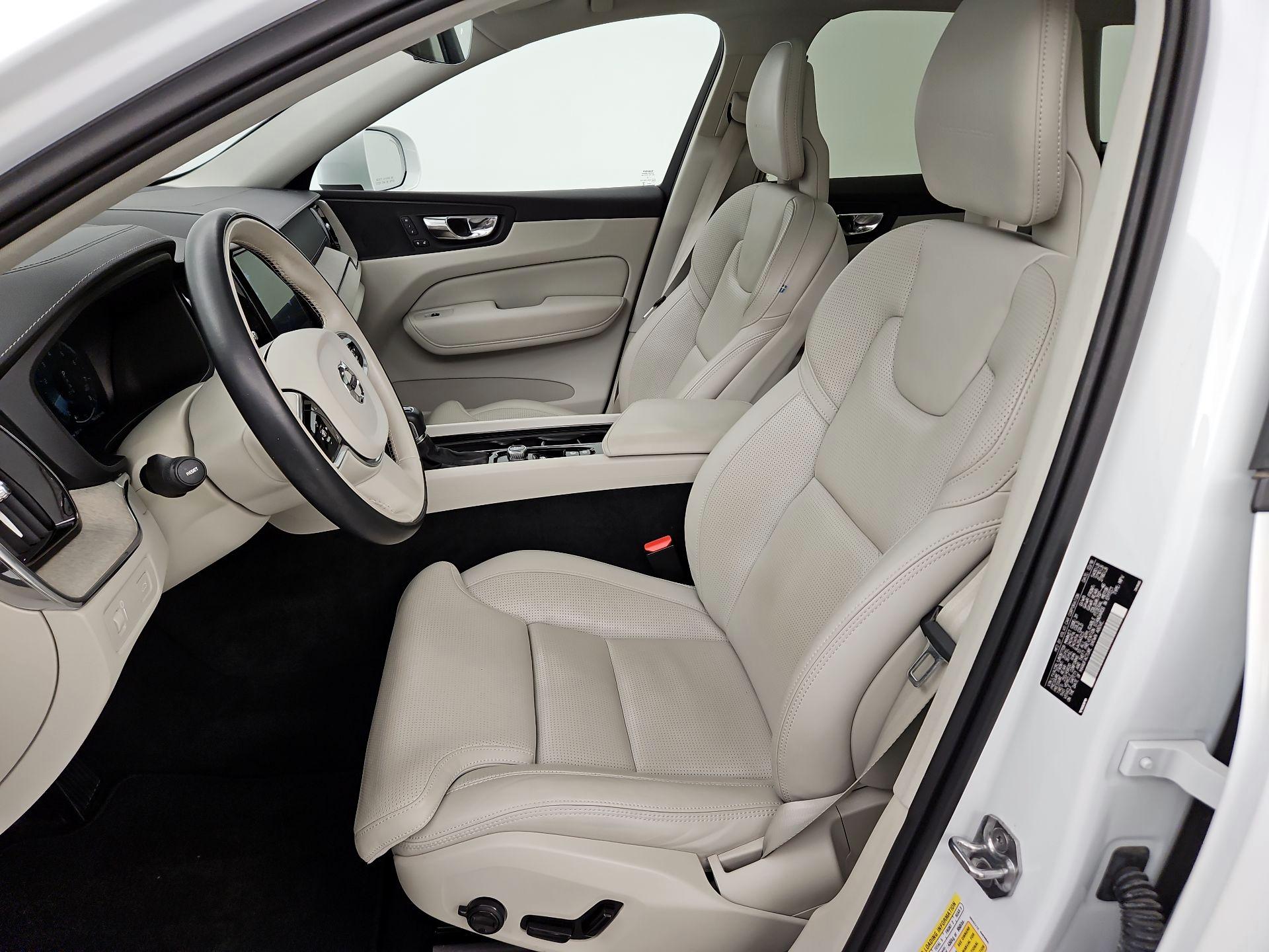 Thumbnail: 2018 Volvo XC60 - 11