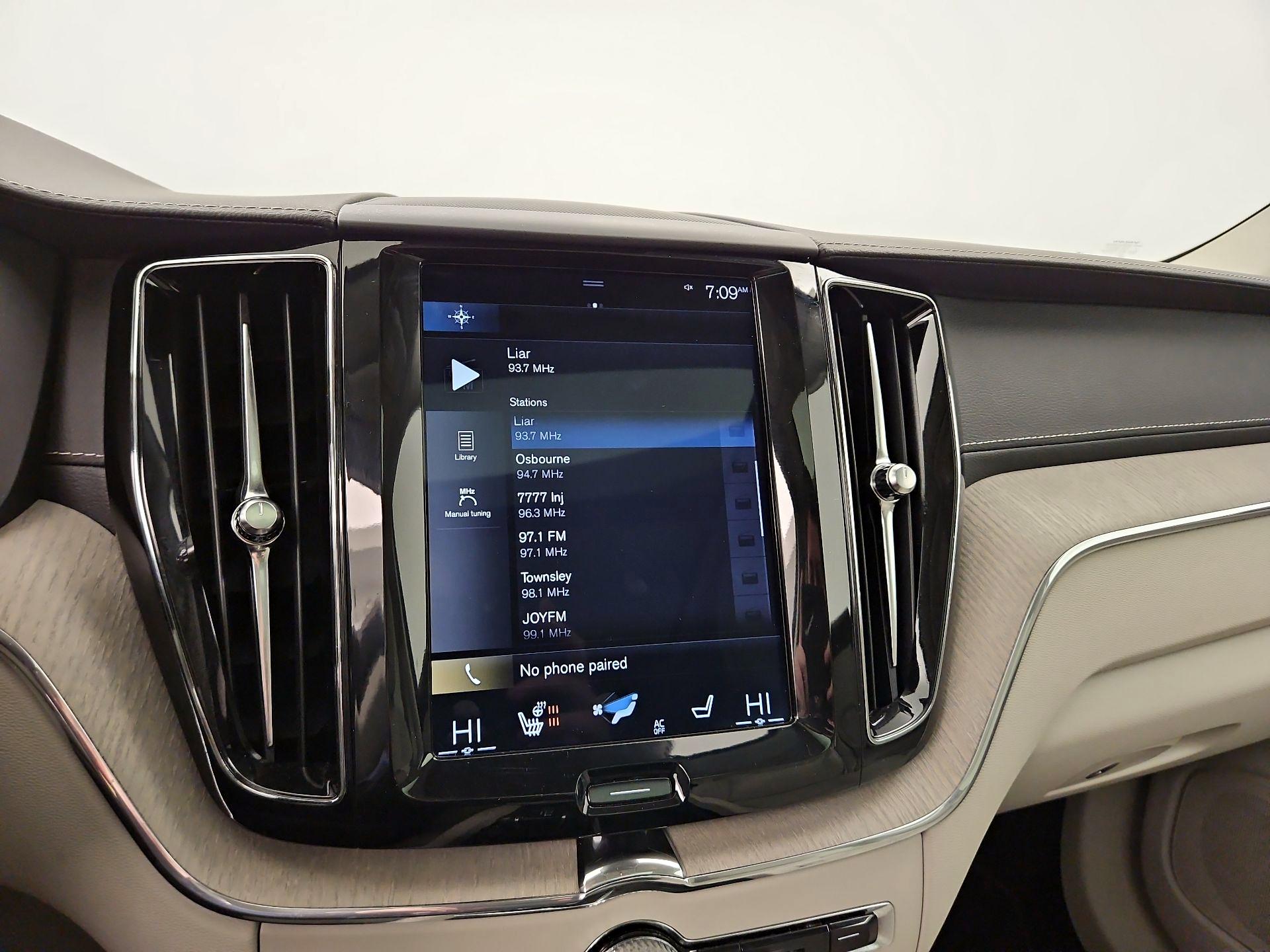 Thumbnail: 2018 Volvo XC60 - 16