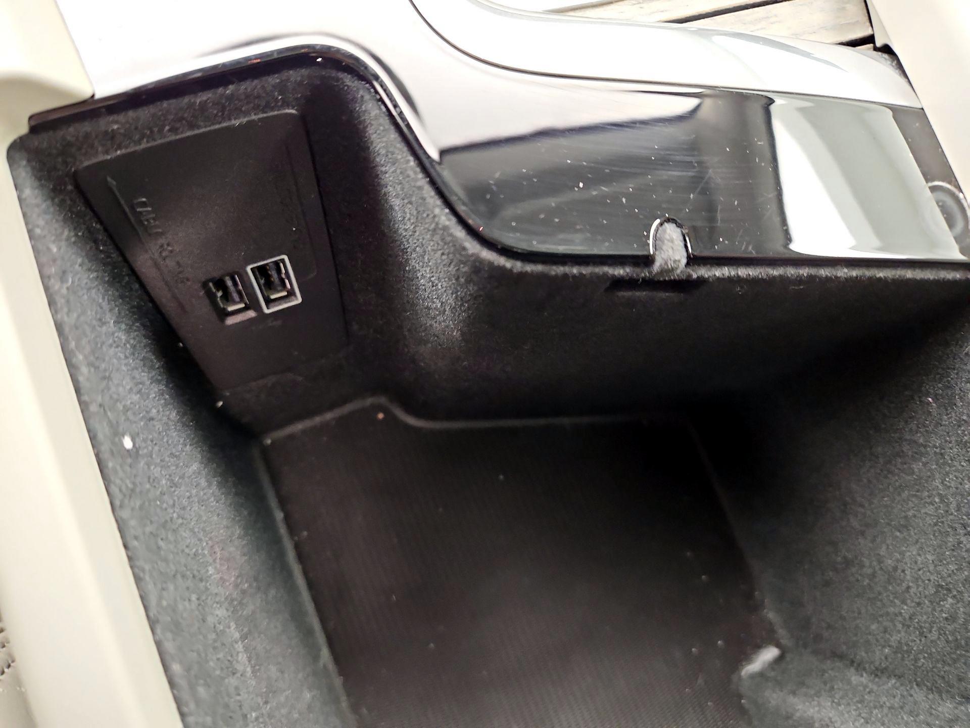 Thumbnail: 2018 Volvo XC60 - 19