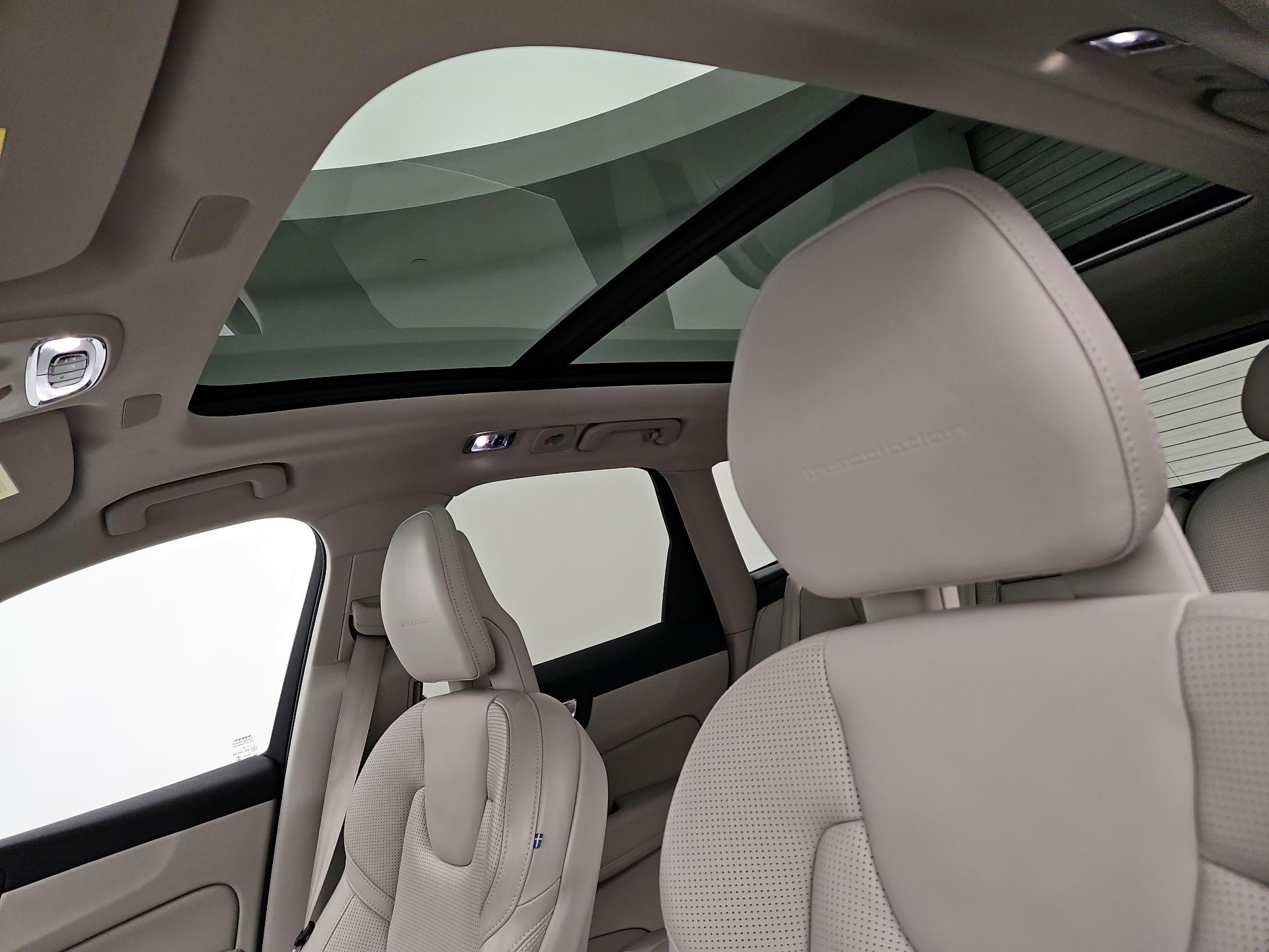 Thumbnail: 2018 Volvo XC60 - 20