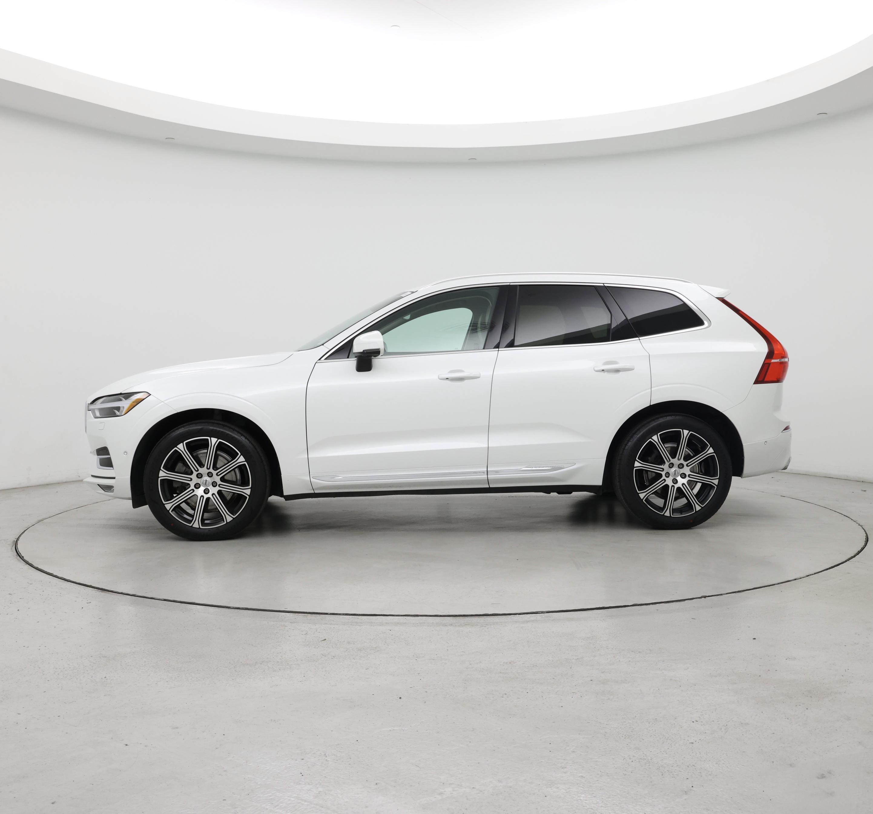Thumbnail: 2018 Volvo XC60 - 3