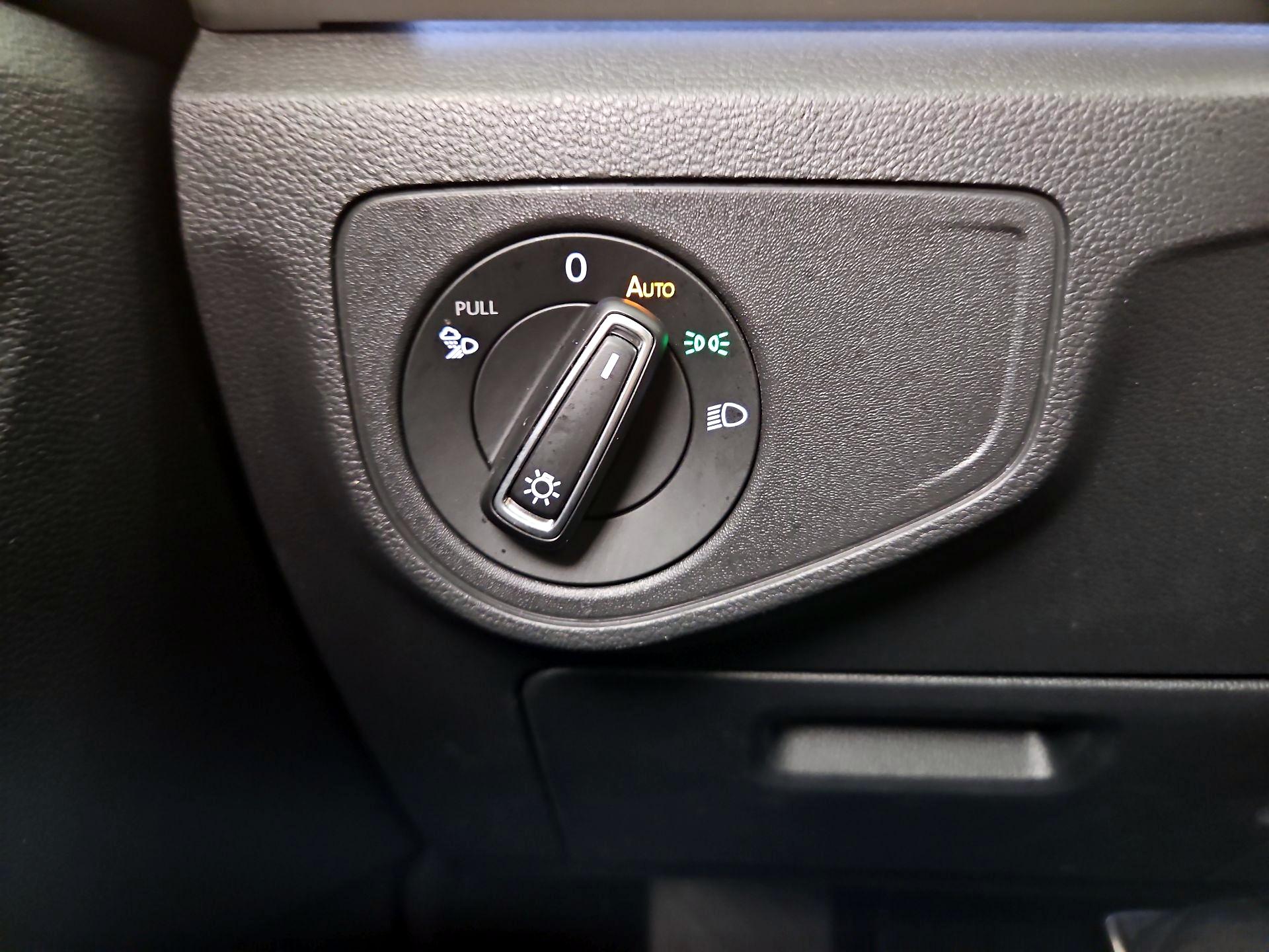 Thumbnail: 2023 Volkswagen Atlas - 13