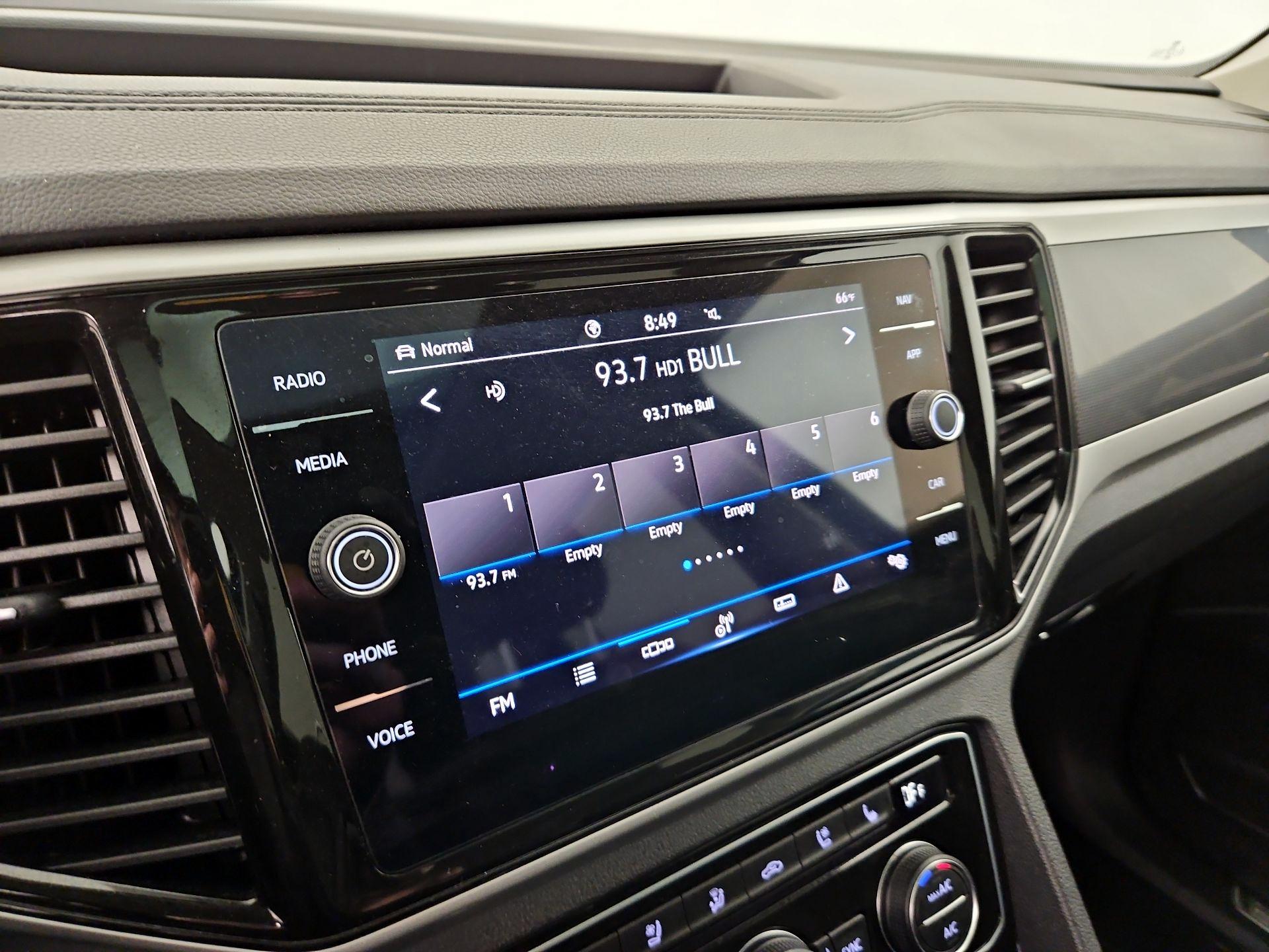 Thumbnail: 2023 Volkswagen Atlas - 15