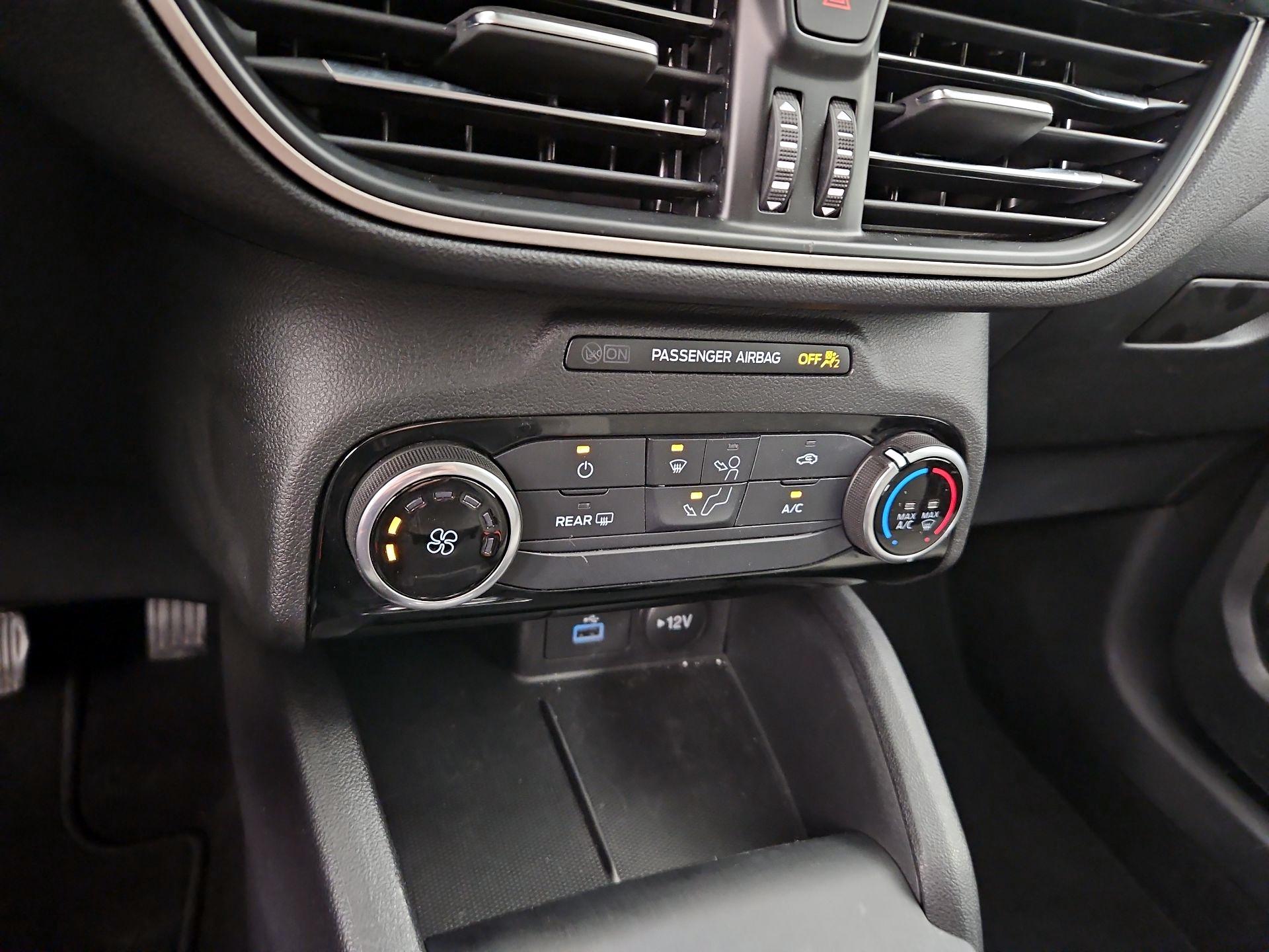 Thumbnail: 2022 Ford Escape - 17