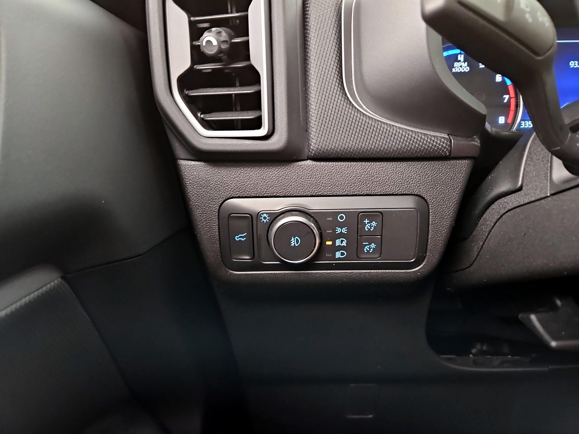 Thumbnail: 2022 Ford Bronco Sport - 13