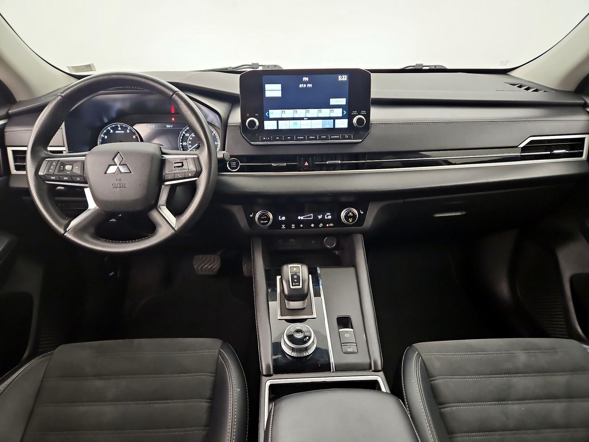 Thumbnail: 2024 Mitsubishi Outlander - 9