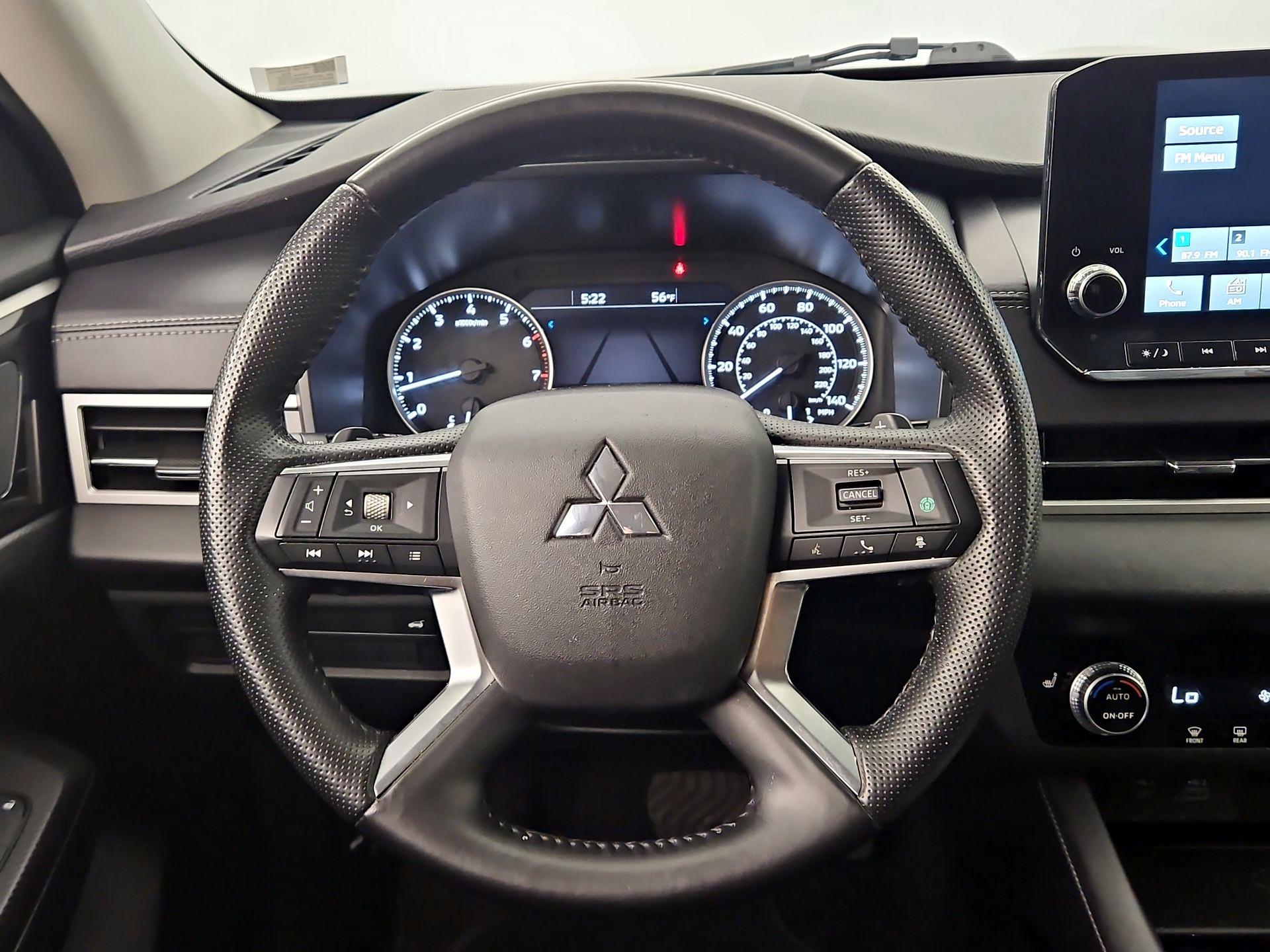 Thumbnail: 2024 Mitsubishi Outlander - 10