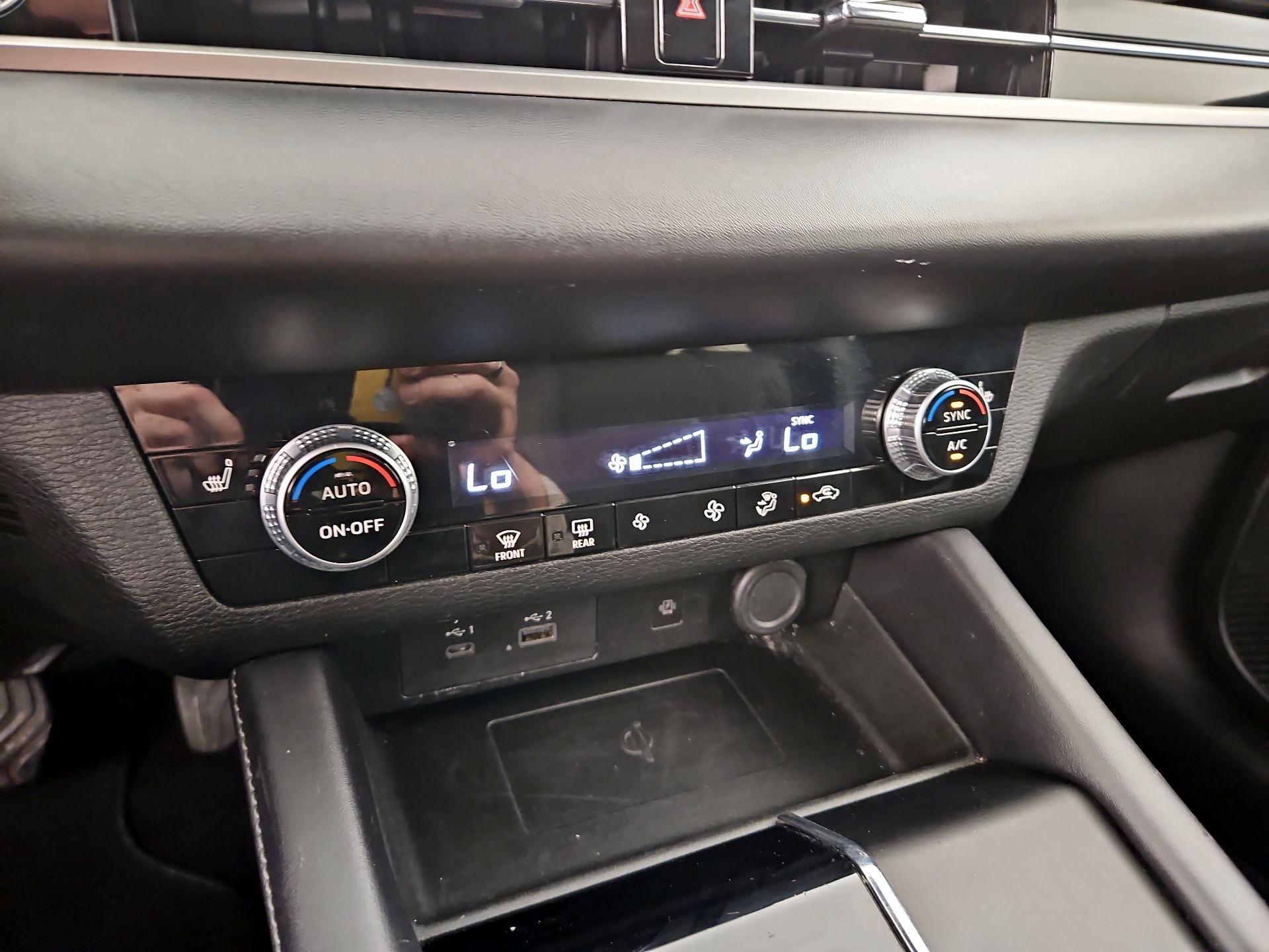 Thumbnail: 2024 Mitsubishi Outlander - 16