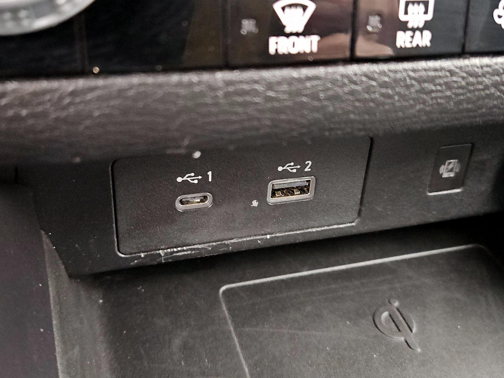 Thumbnail: 2024 Mitsubishi Outlander - 18