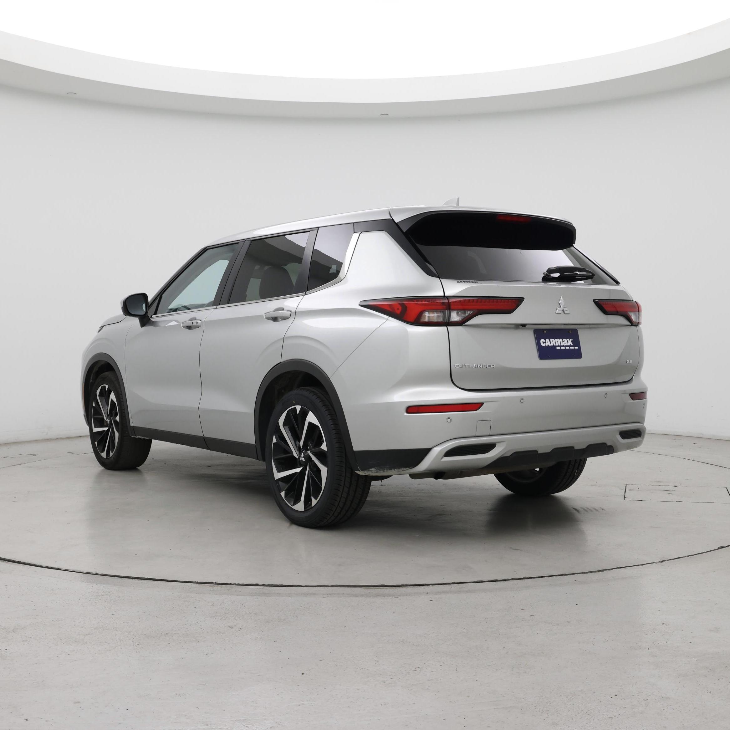 Thumbnail: 2024 Mitsubishi Outlander - 2