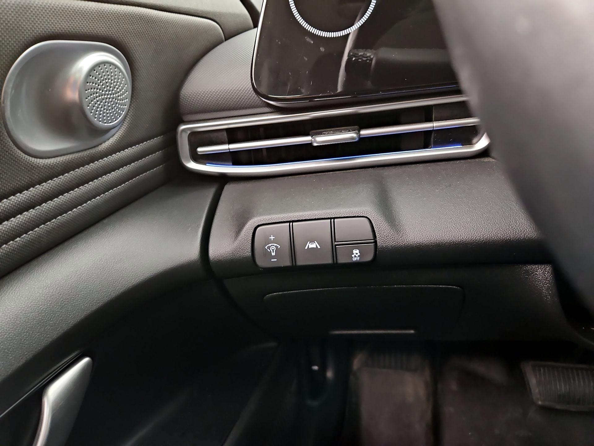 Thumbnail: 2023 Hyundai Elantra - 13