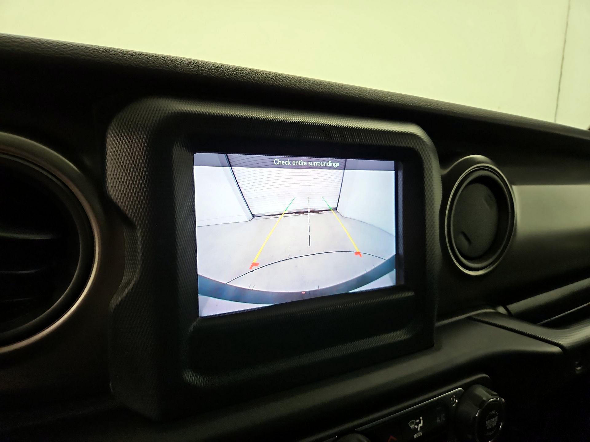 Thumbnail: 2022 Jeep Wrangler - 14