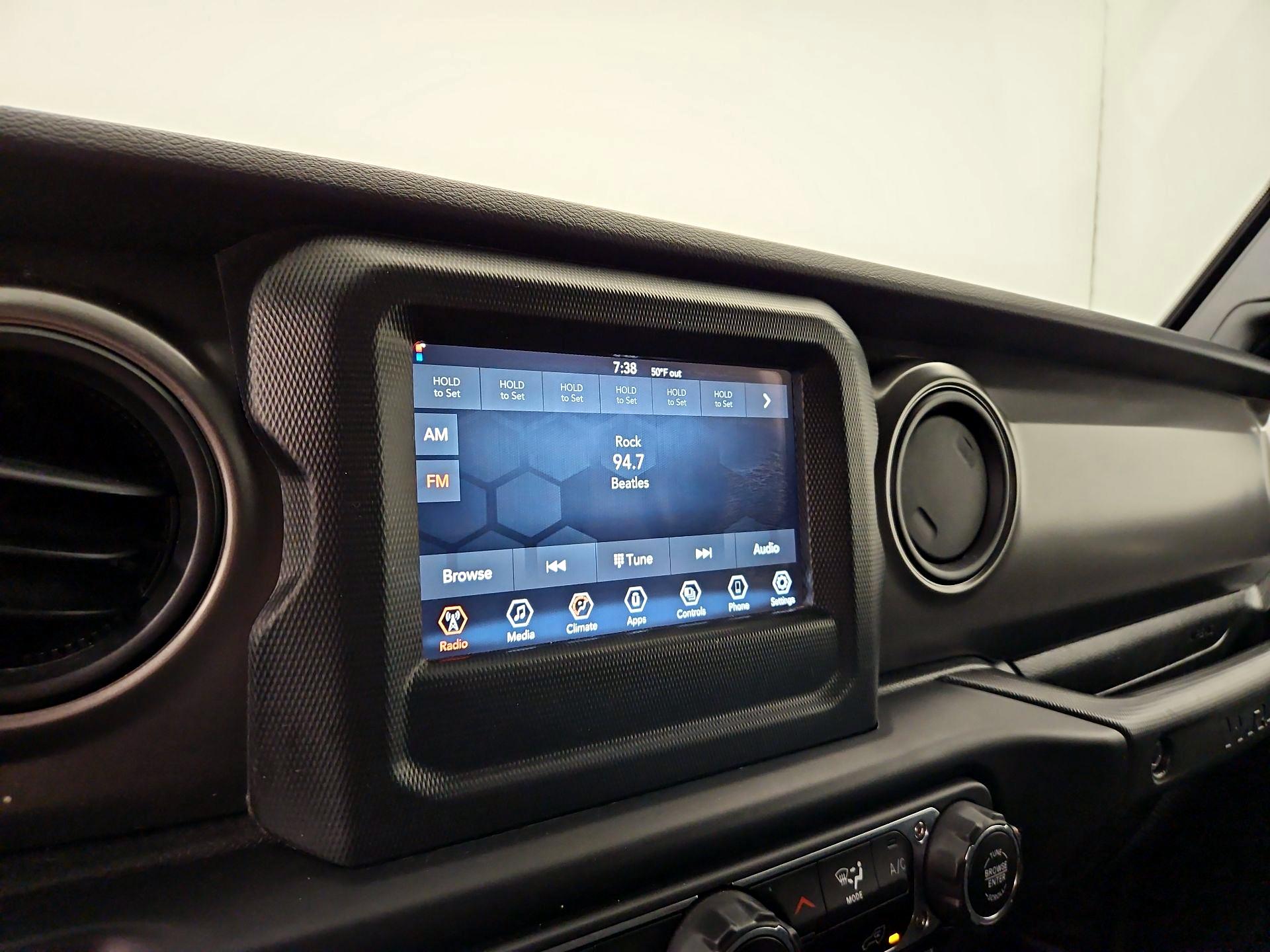 Thumbnail: 2022 Jeep Wrangler - 15