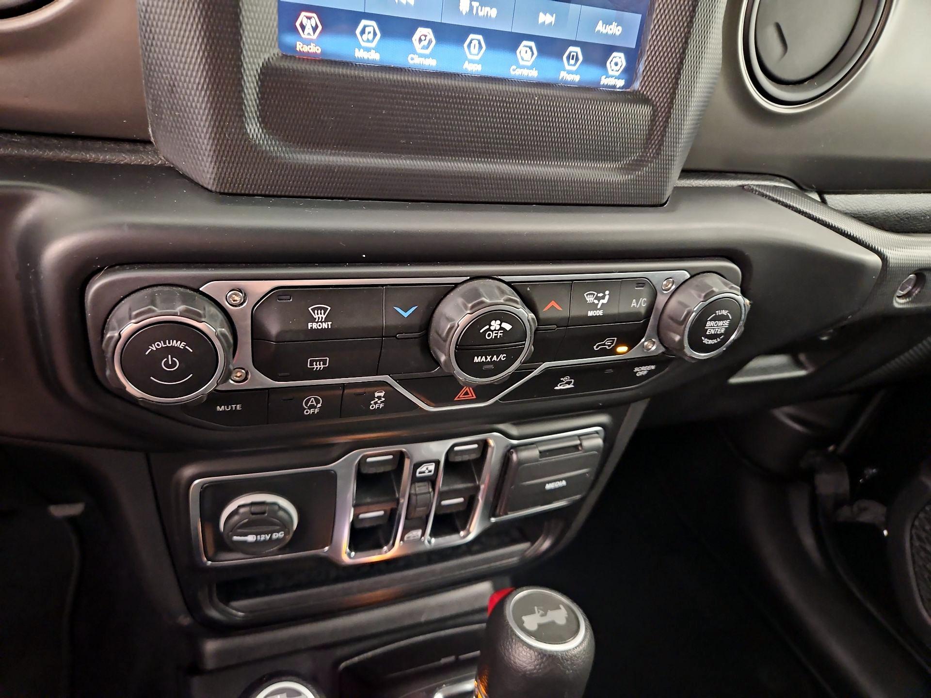 Thumbnail: 2022 Jeep Wrangler - 16