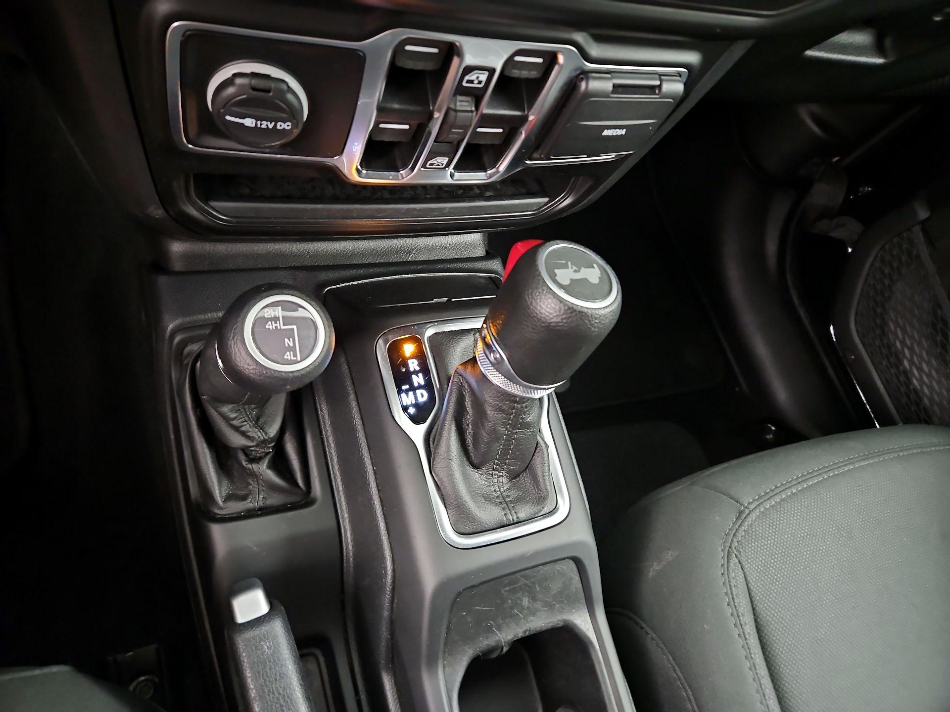 Thumbnail: 2022 Jeep Wrangler - 17