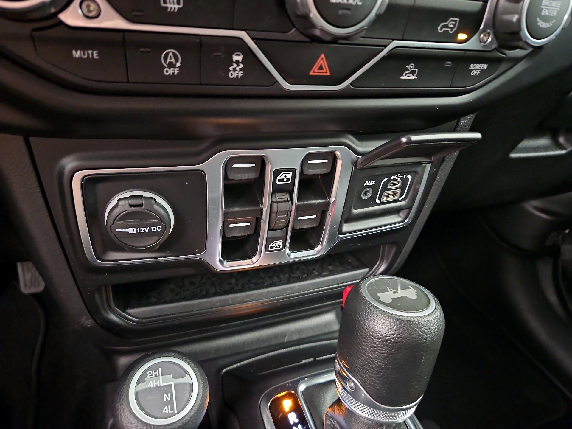 Thumbnail: 2022 Jeep Wrangler - 18