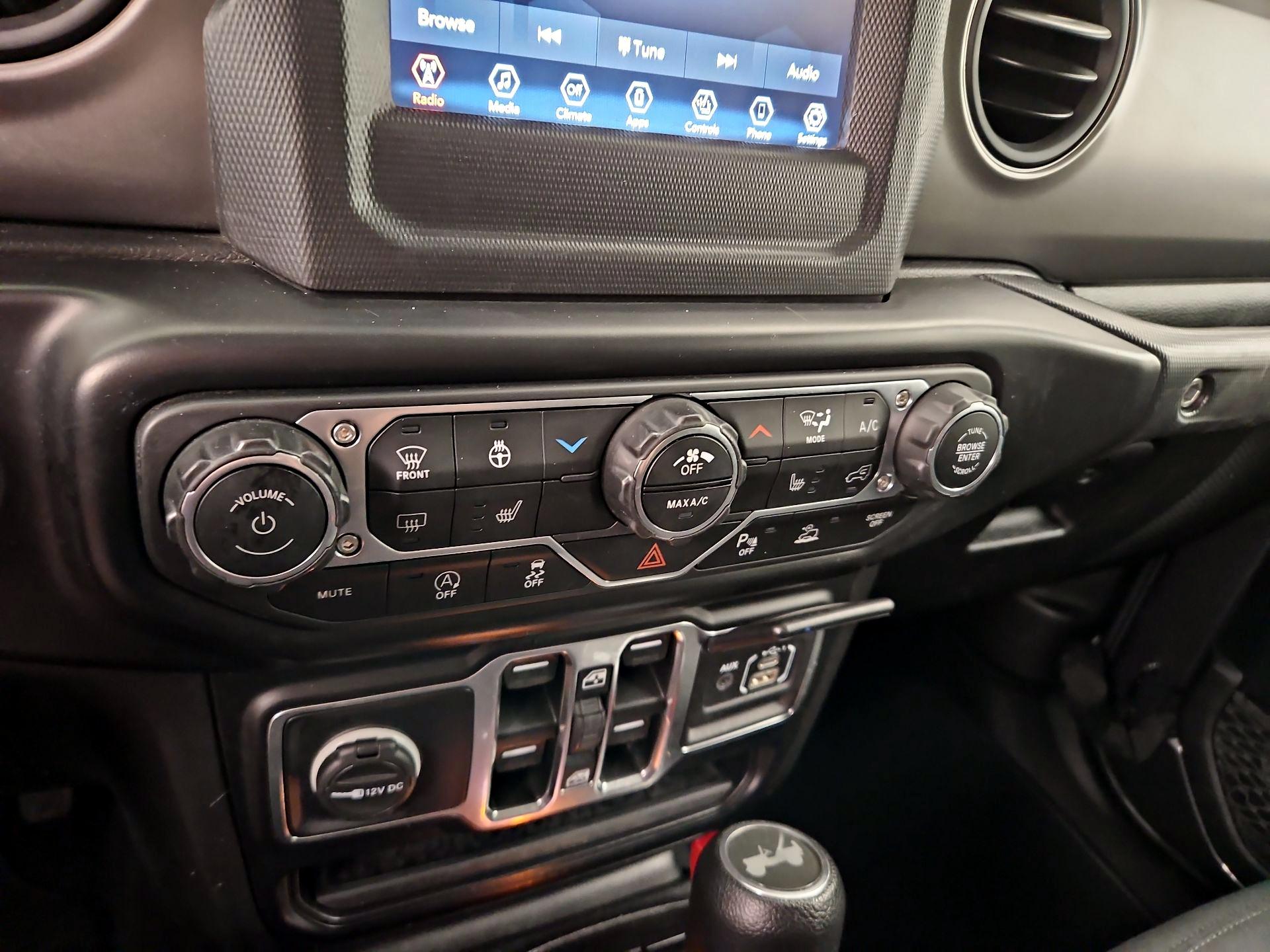 Thumbnail: 2022 Jeep Wrangler - 16