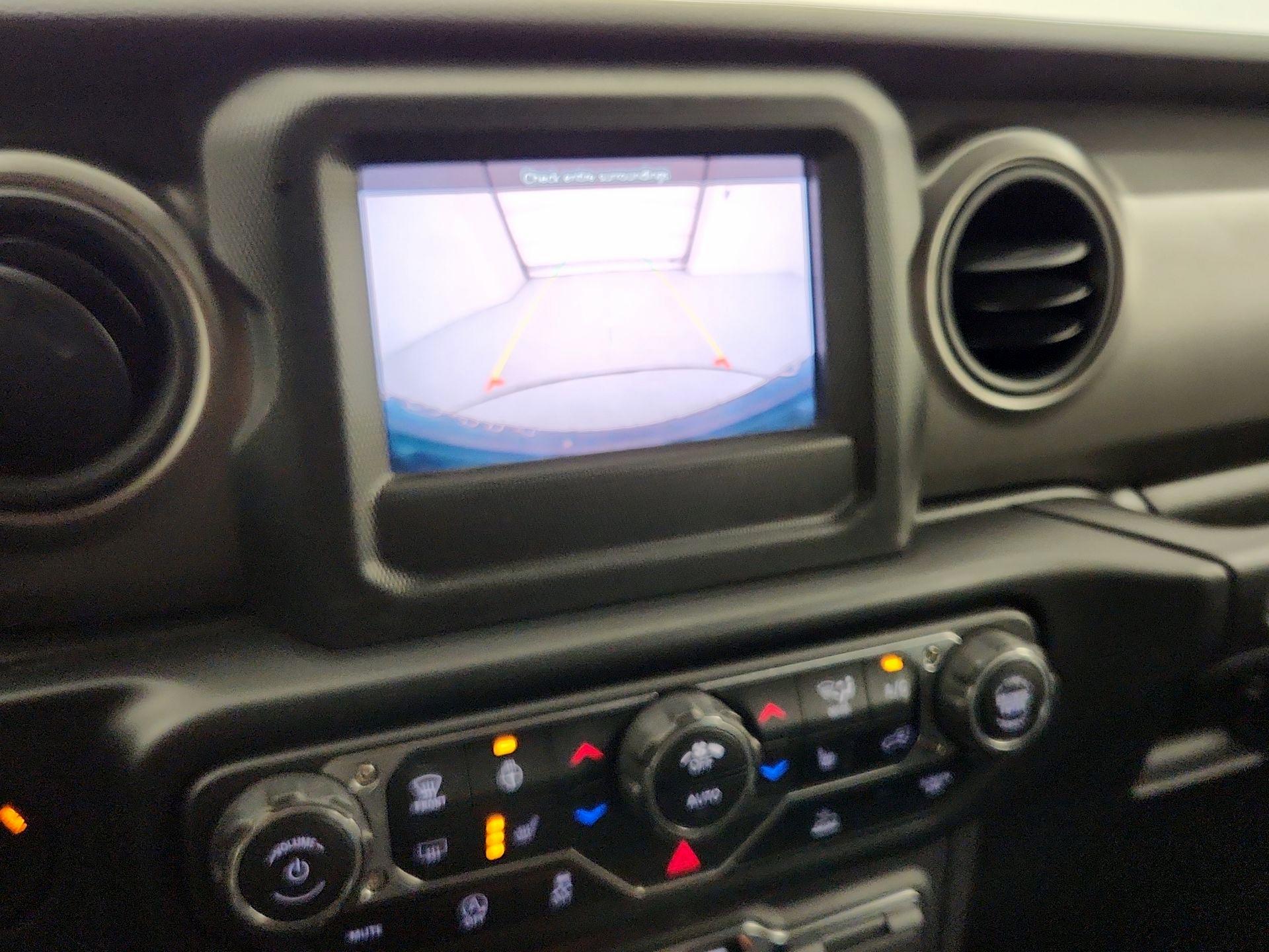 Thumbnail: 2021 Jeep Wrangler - 14