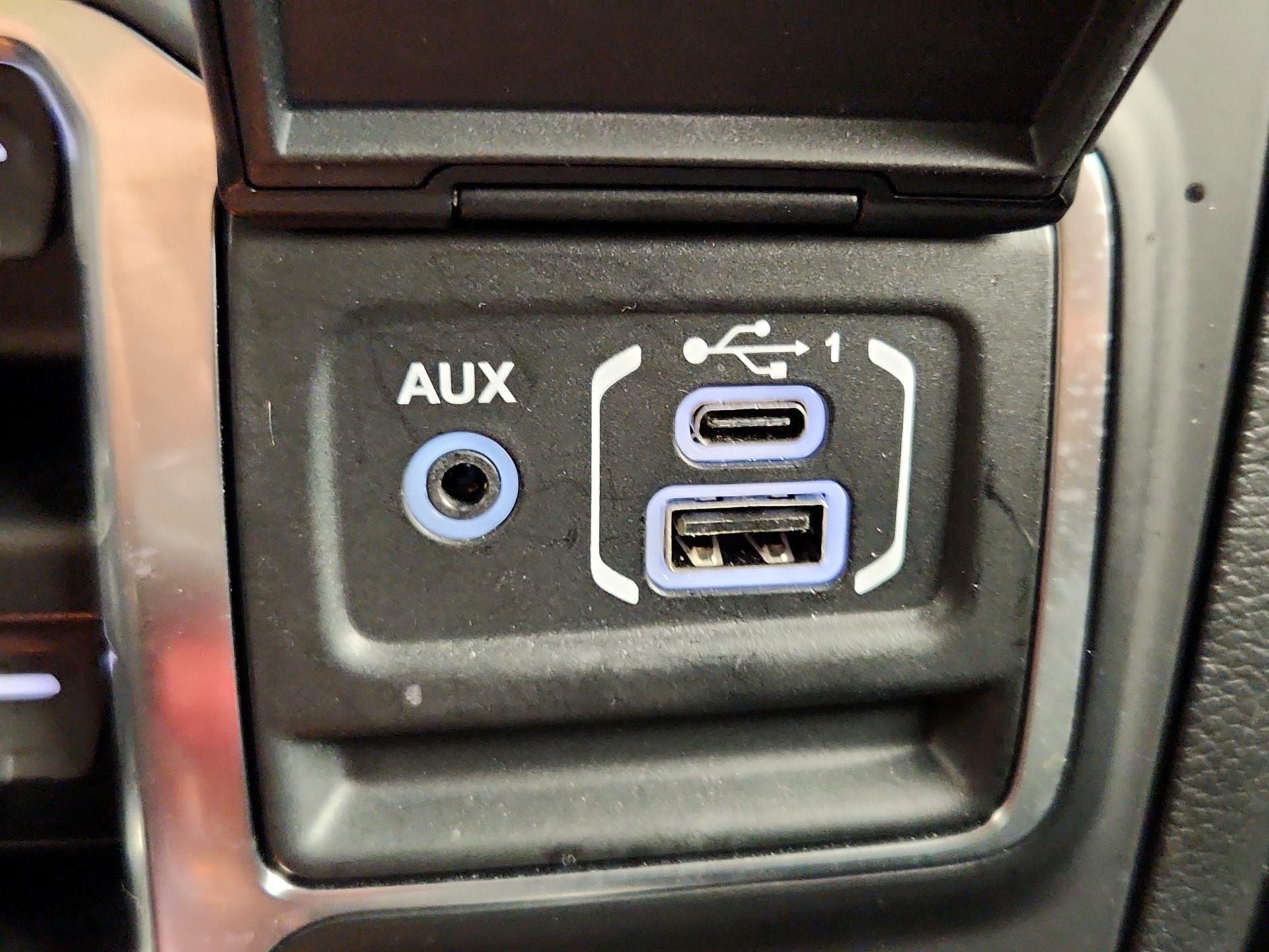 Thumbnail: 2021 Jeep Wrangler - 18