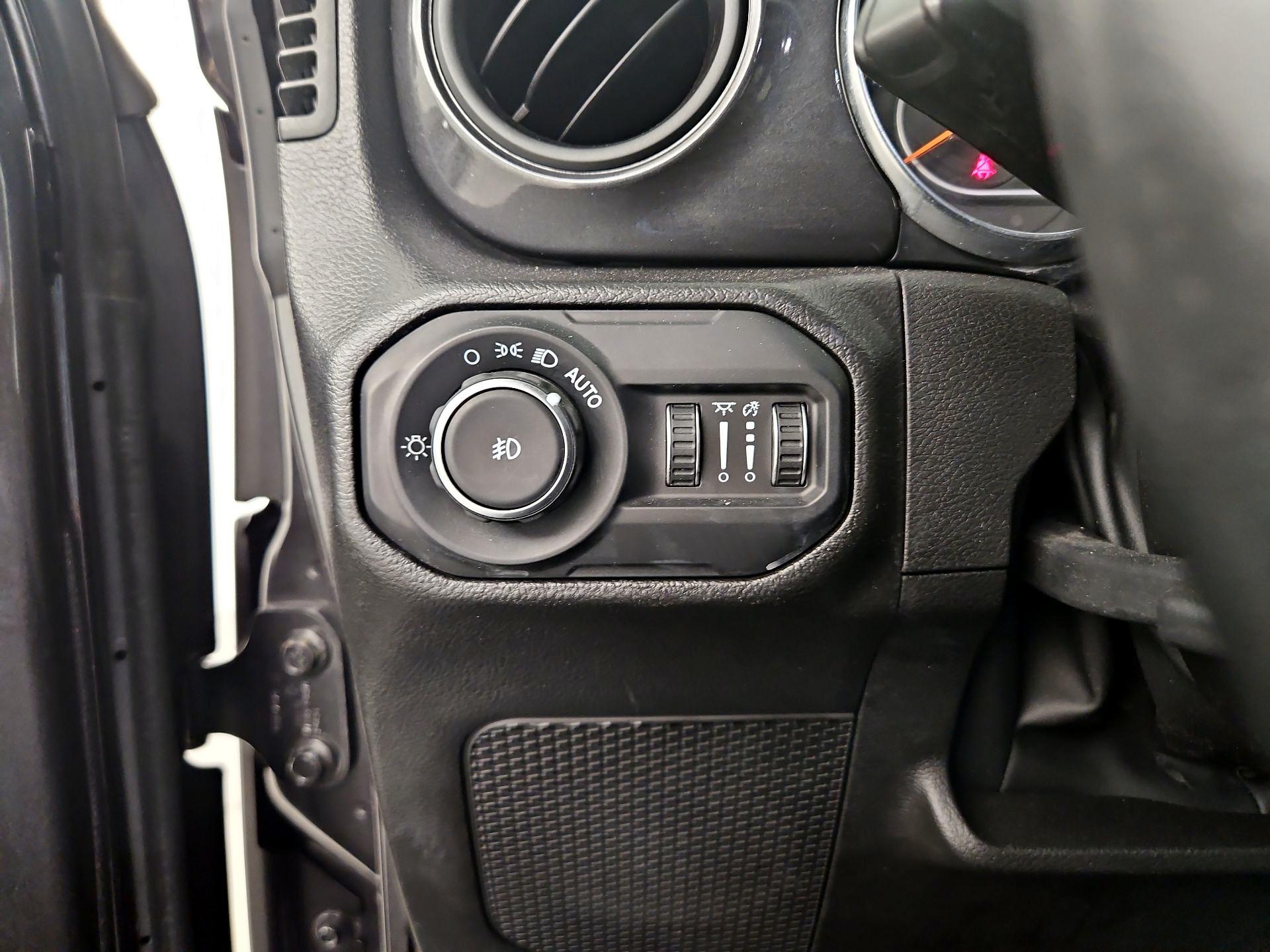 Thumbnail: 2022 Jeep Wrangler - 13