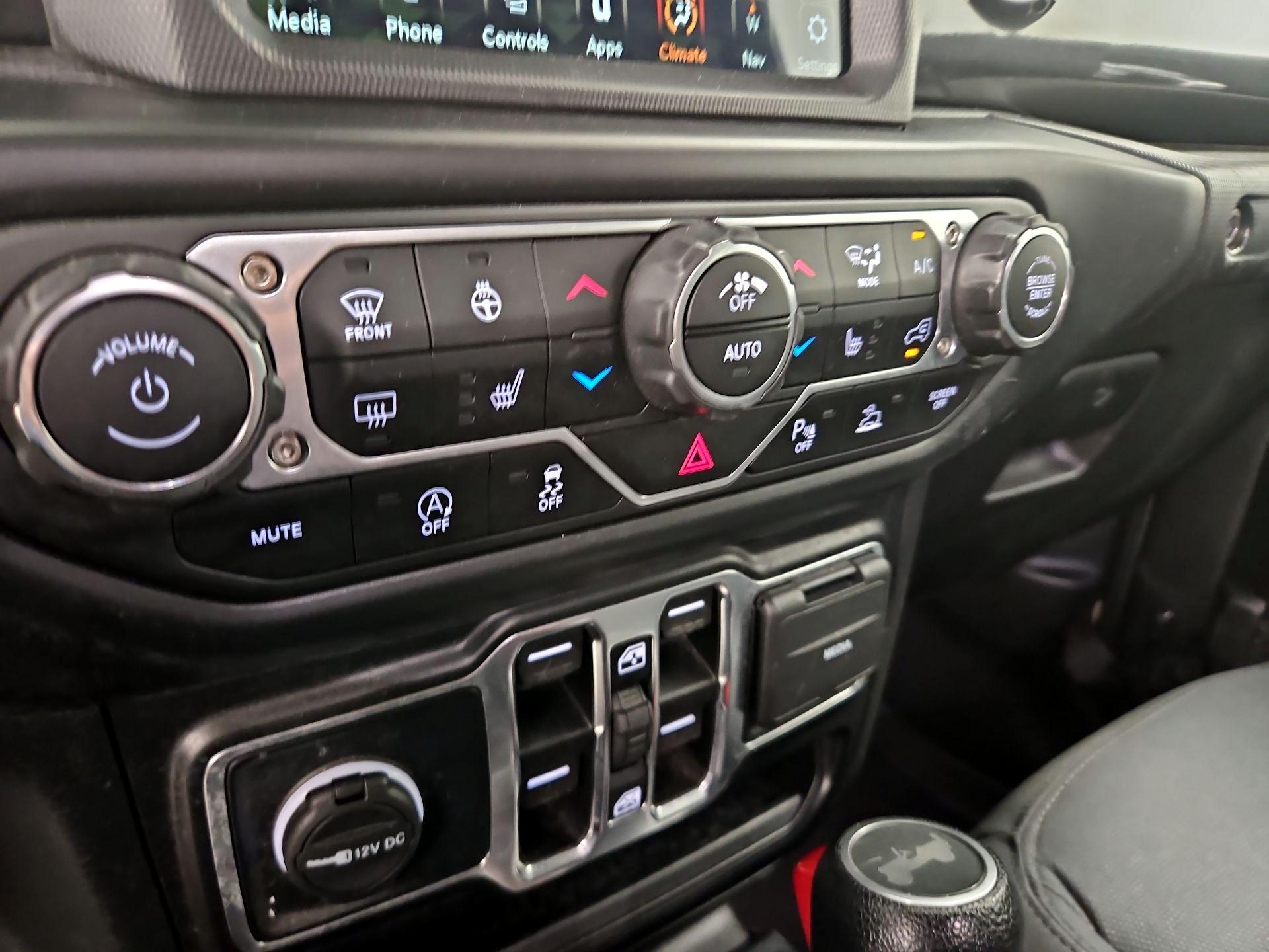 Thumbnail: 2022 Jeep Wrangler - 16