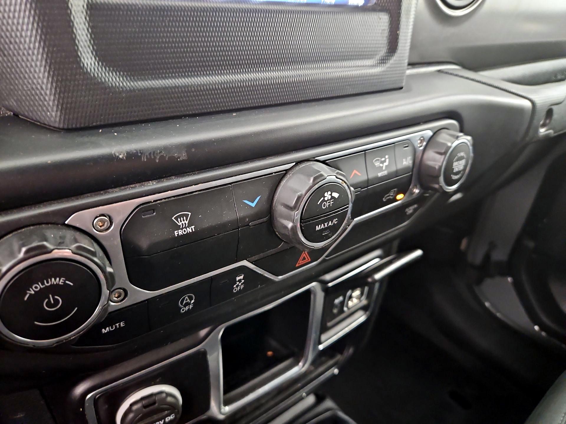 Thumbnail: 2022 Jeep Gladiator - 16