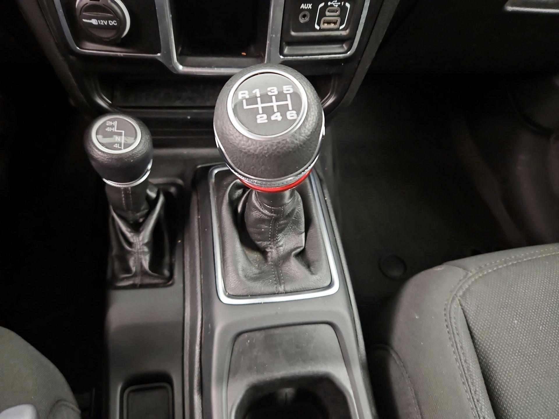 Thumbnail: 2022 Jeep Gladiator - 17