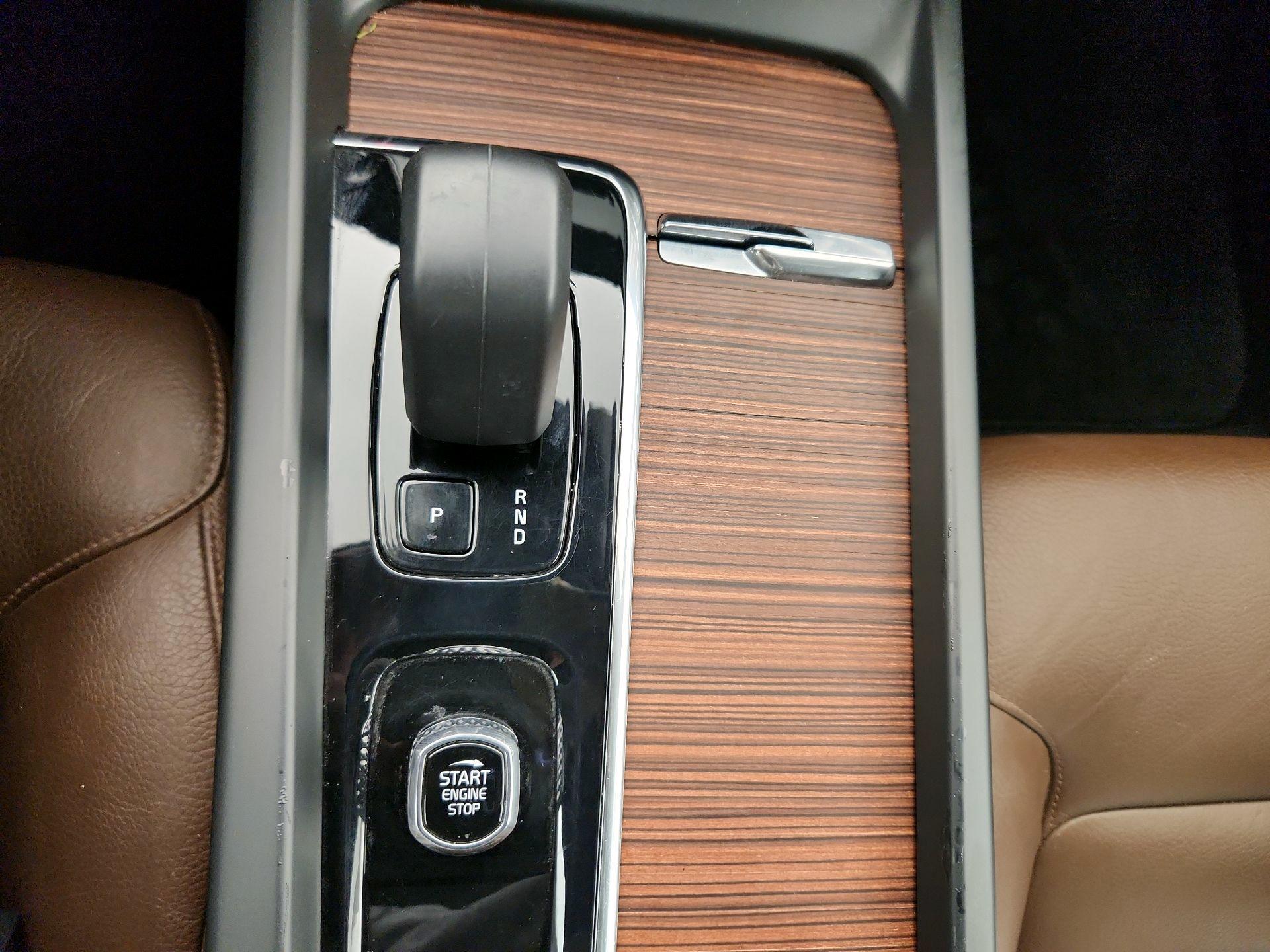 Thumbnail: 2023 Volvo XC60 - 18