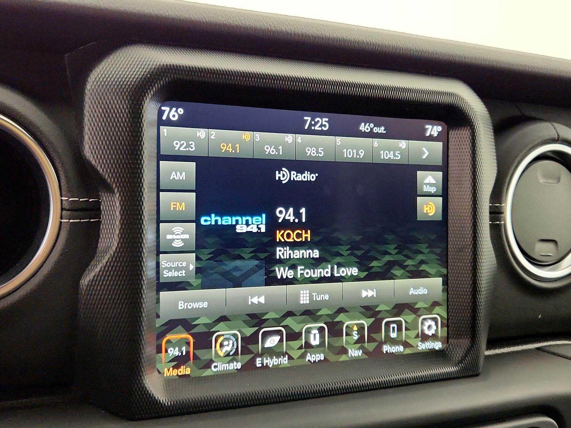 Thumbnail: 2022 Jeep Wrangler - 16