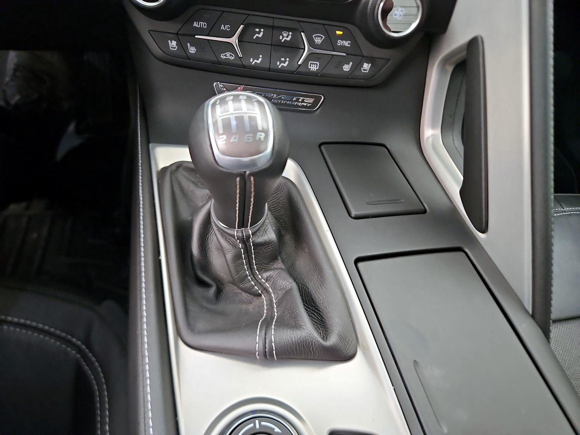 Thumbnail: 2015 Chevrolet Corvette - 17