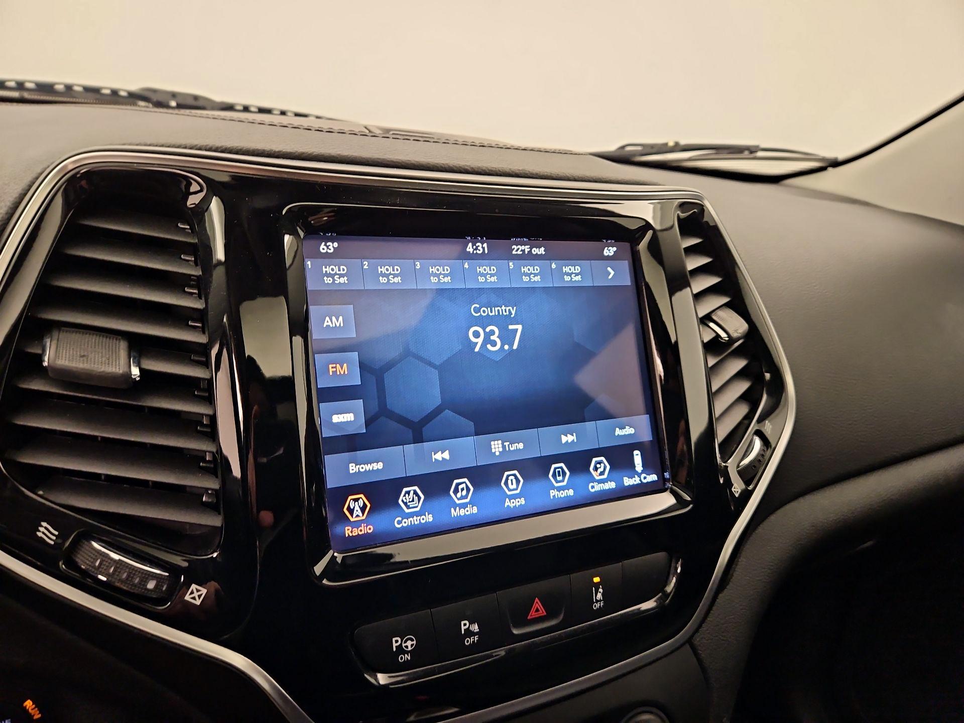 Thumbnail: 2021 Jeep Cherokee - 15