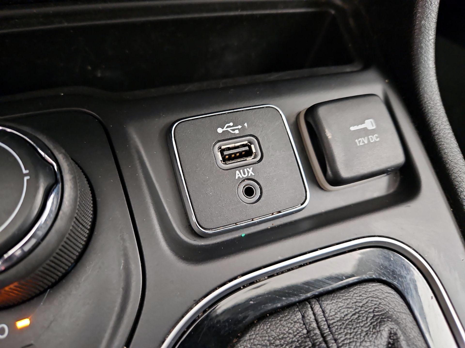 Thumbnail: 2021 Jeep Cherokee - 18