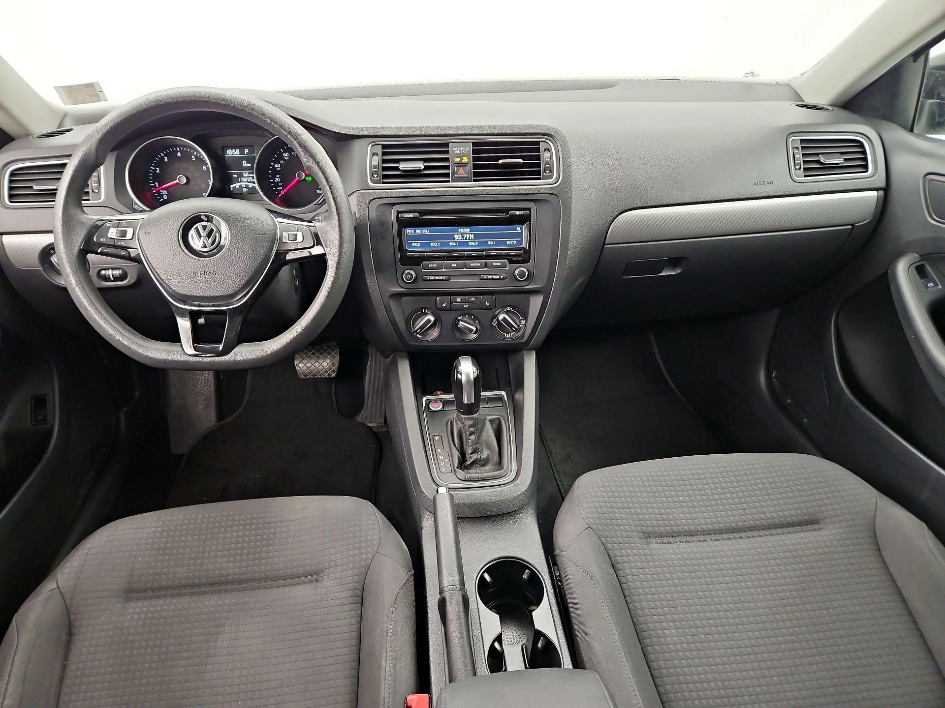 Thumbnail: 2015 Volkswagen Jetta - 9