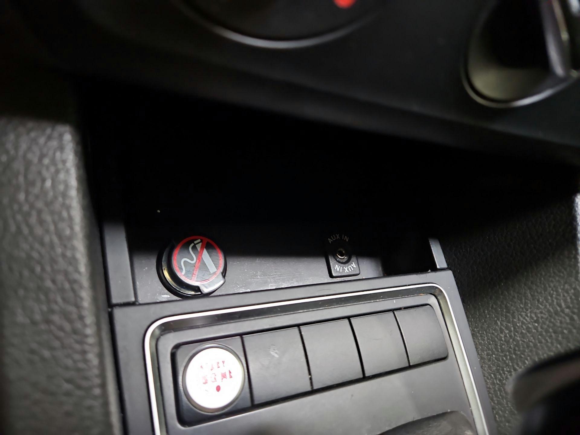 Thumbnail: 2015 Volkswagen Jetta - 17