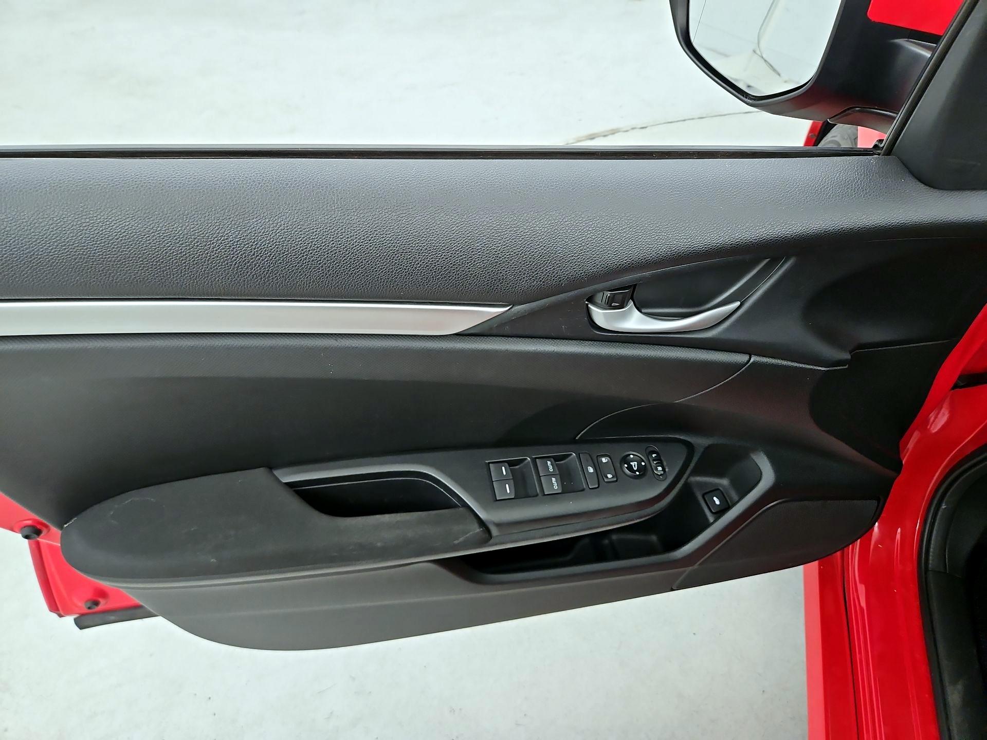 Thumbnail: 2016 Honda Civic - 12