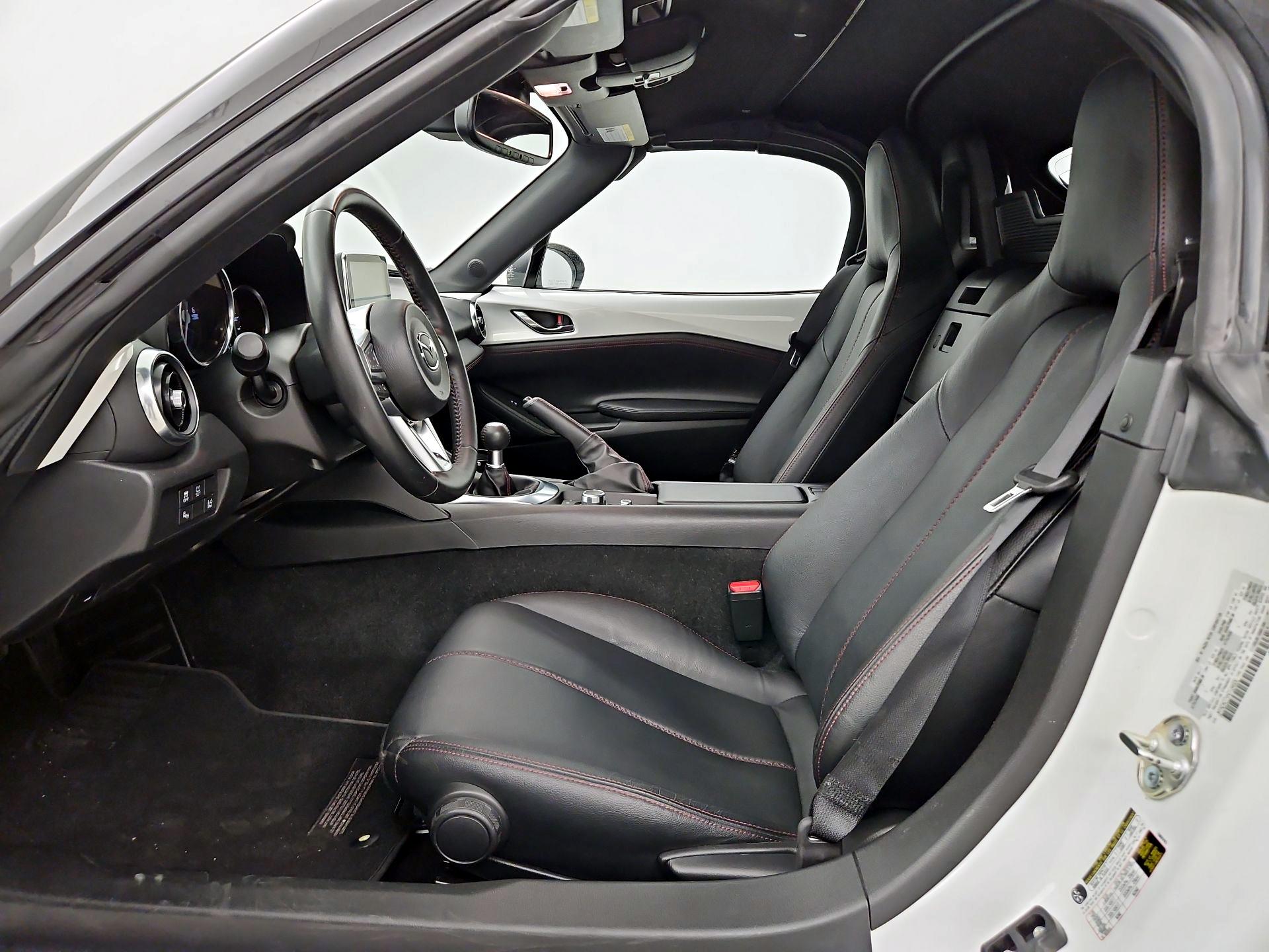 Thumbnail: 2017 Mazda MX-5 Miata - 11