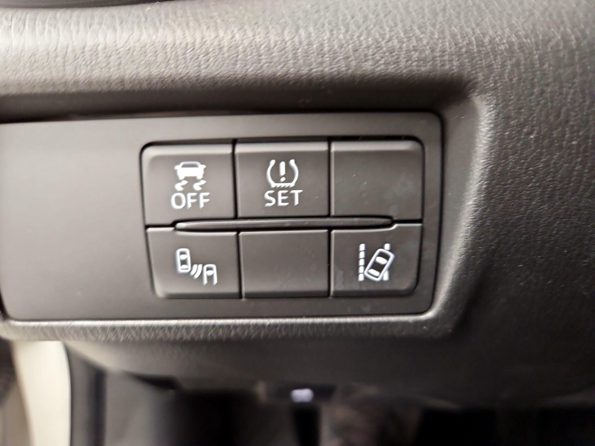 Thumbnail: 2017 Mazda MX-5 Miata - 13