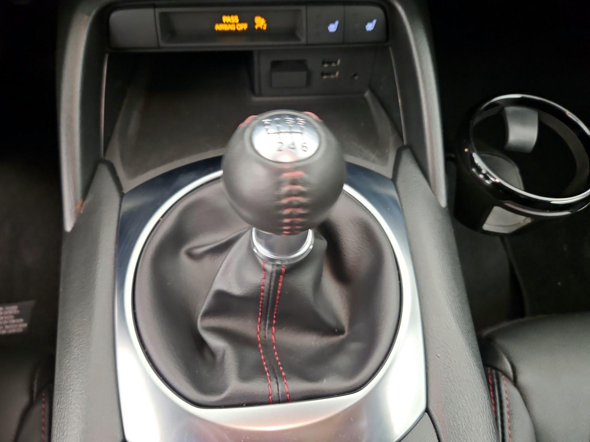 Thumbnail: 2017 Mazda MX-5 Miata - 16