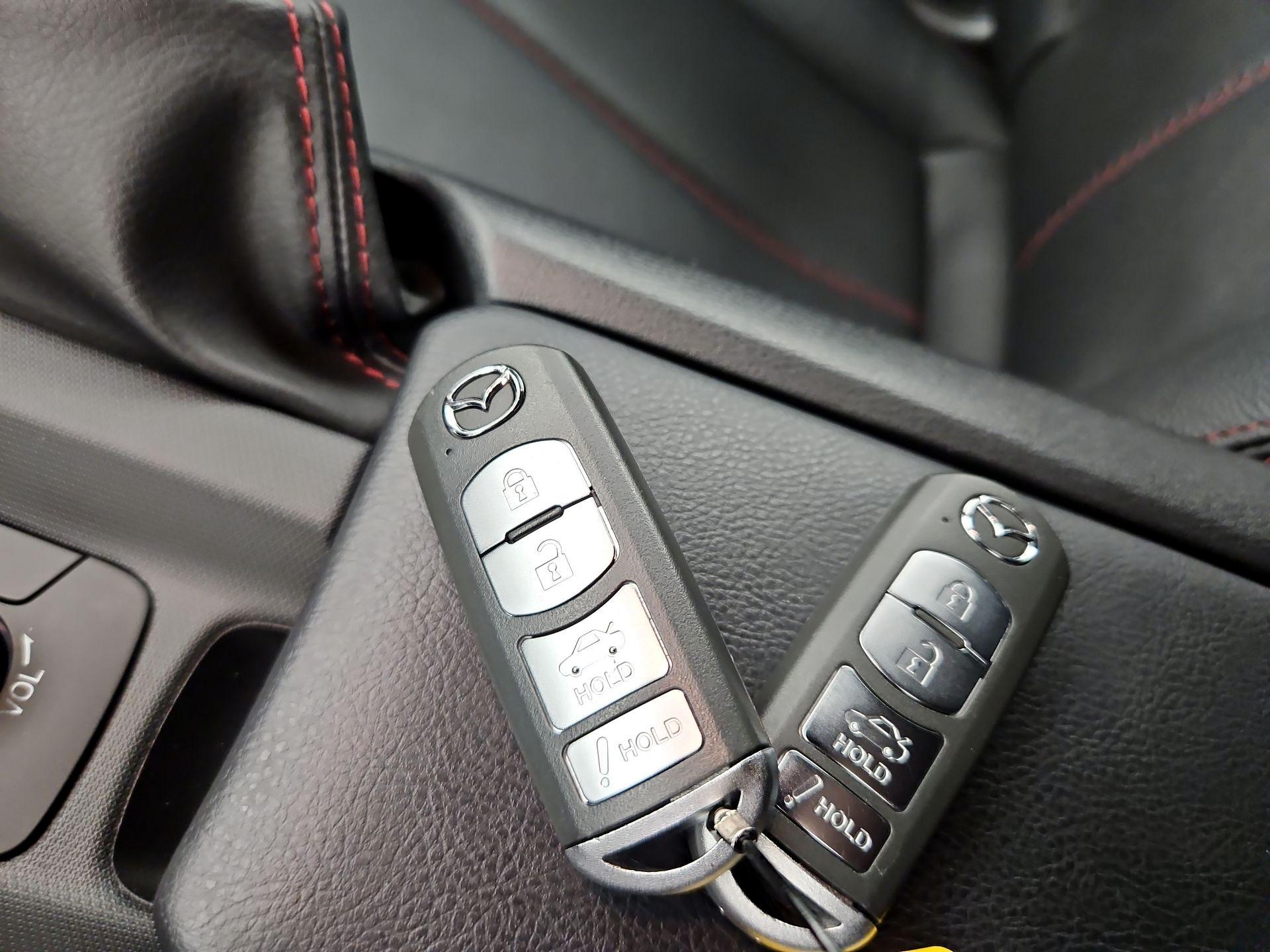 Thumbnail: 2017 Mazda MX-5 Miata - 20